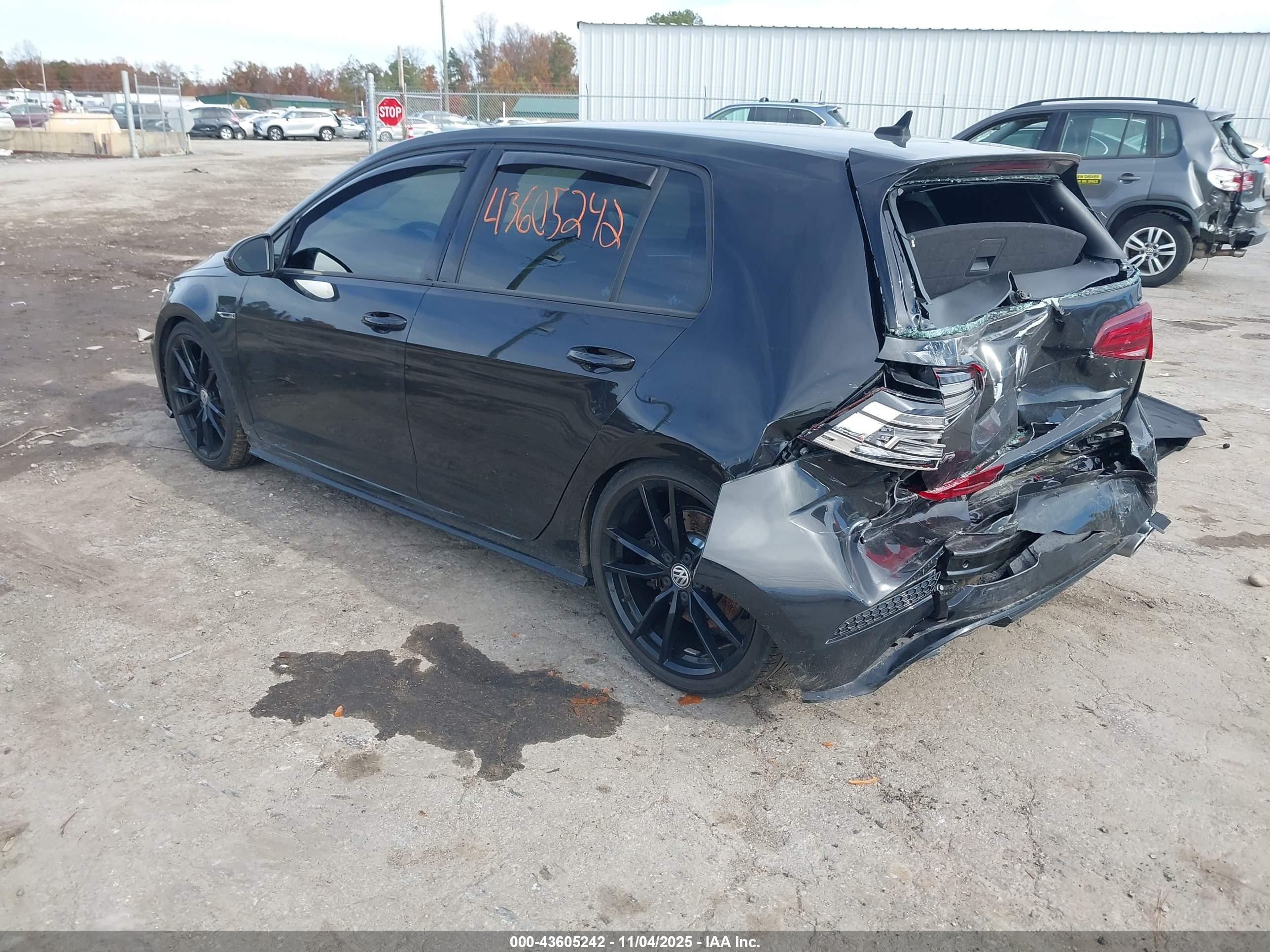 VOLKSWAGEN GOLF image 3