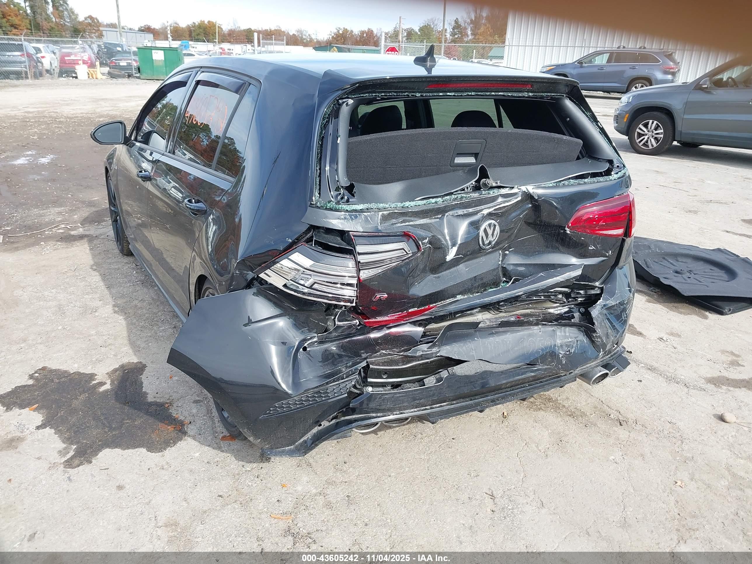 VOLKSWAGEN GOLF image 6