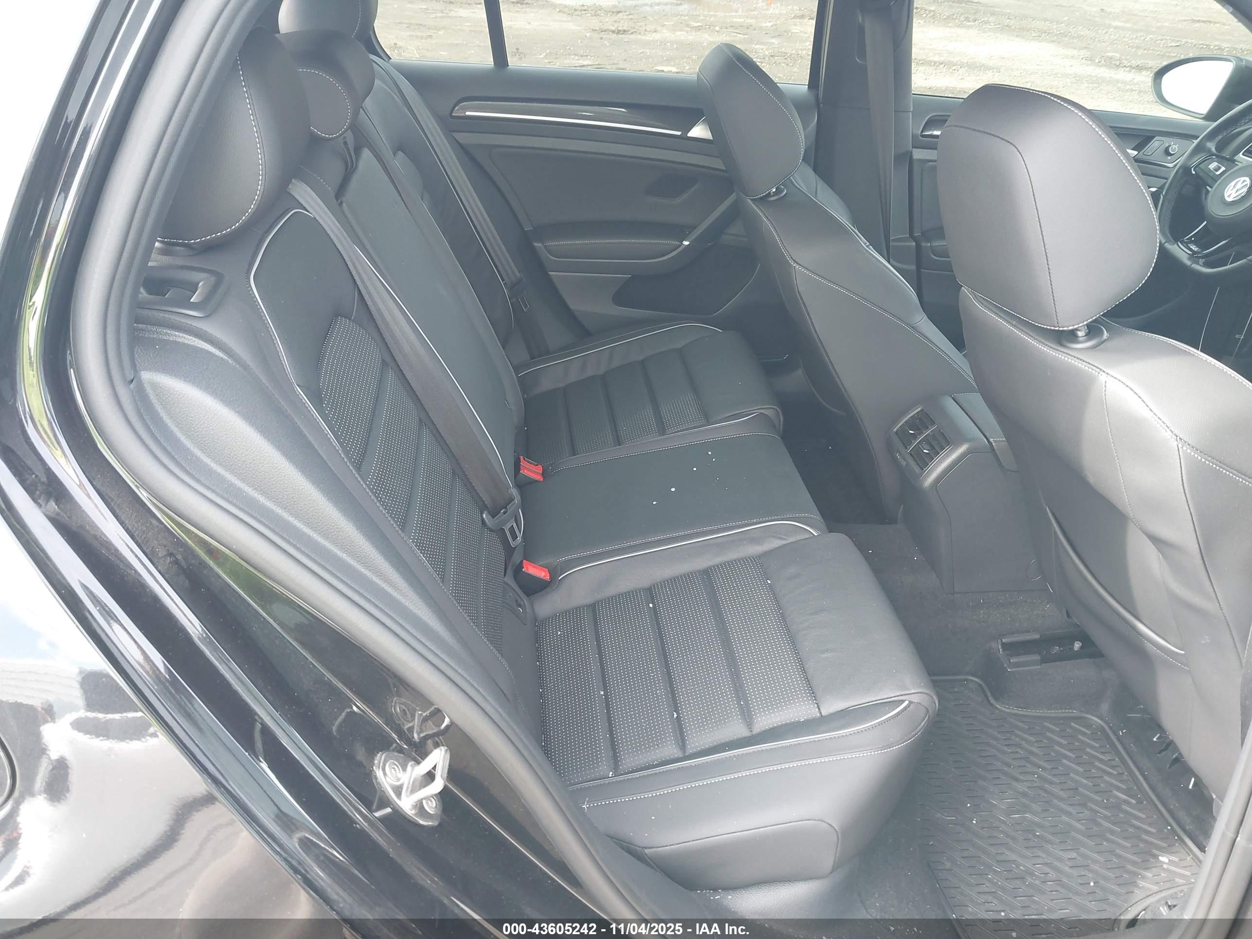 VOLKSWAGEN GOLF image 8