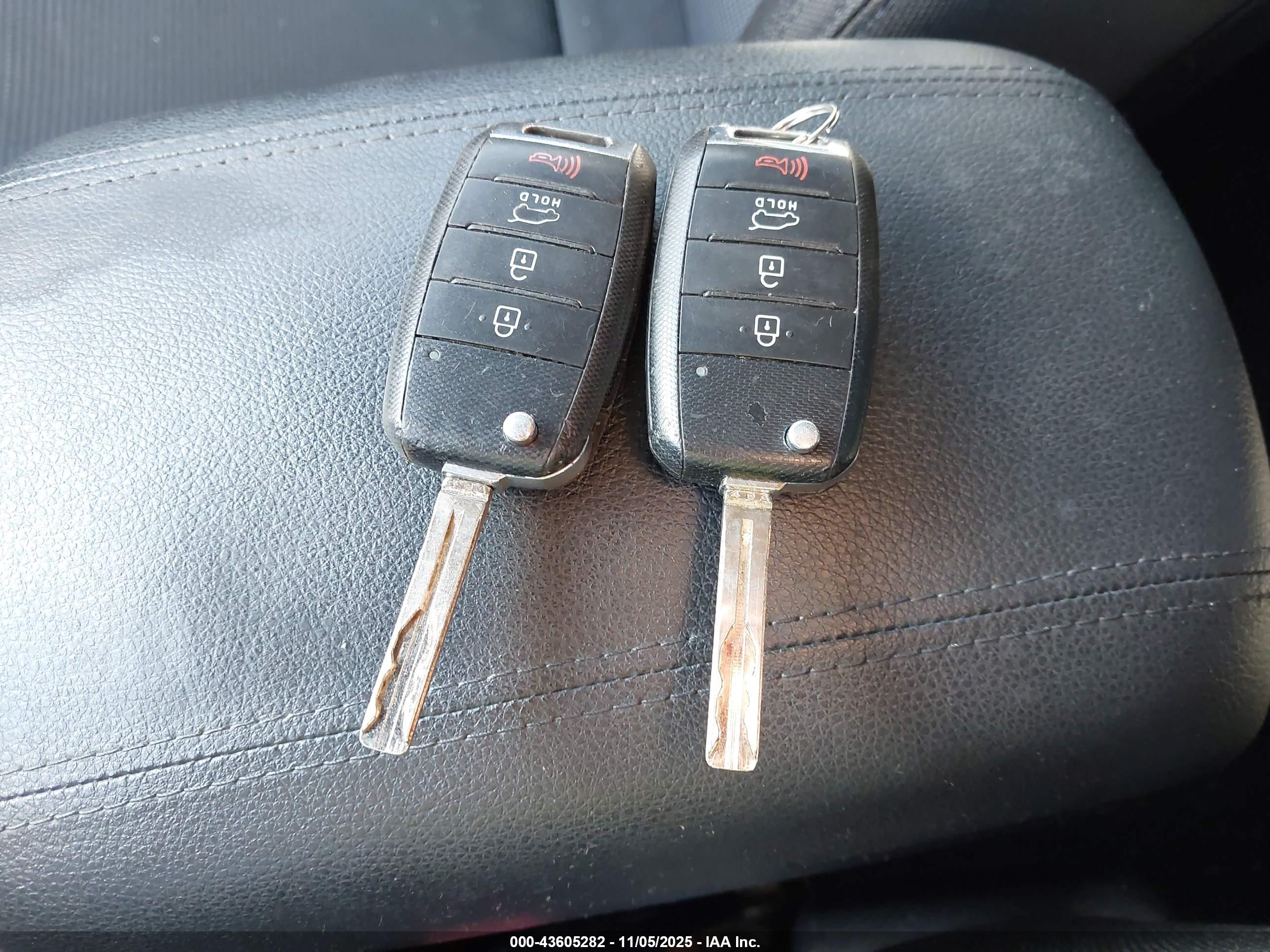 KIA SPORTAGE image 11