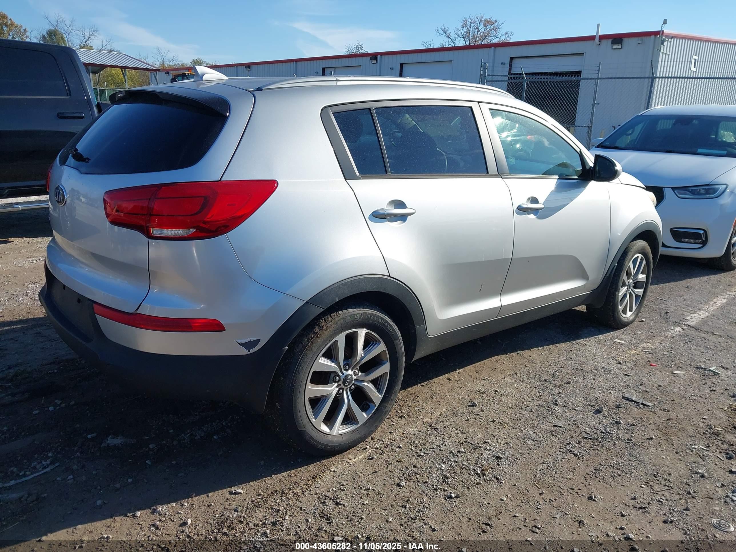 KIA SPORTAGE image 4
