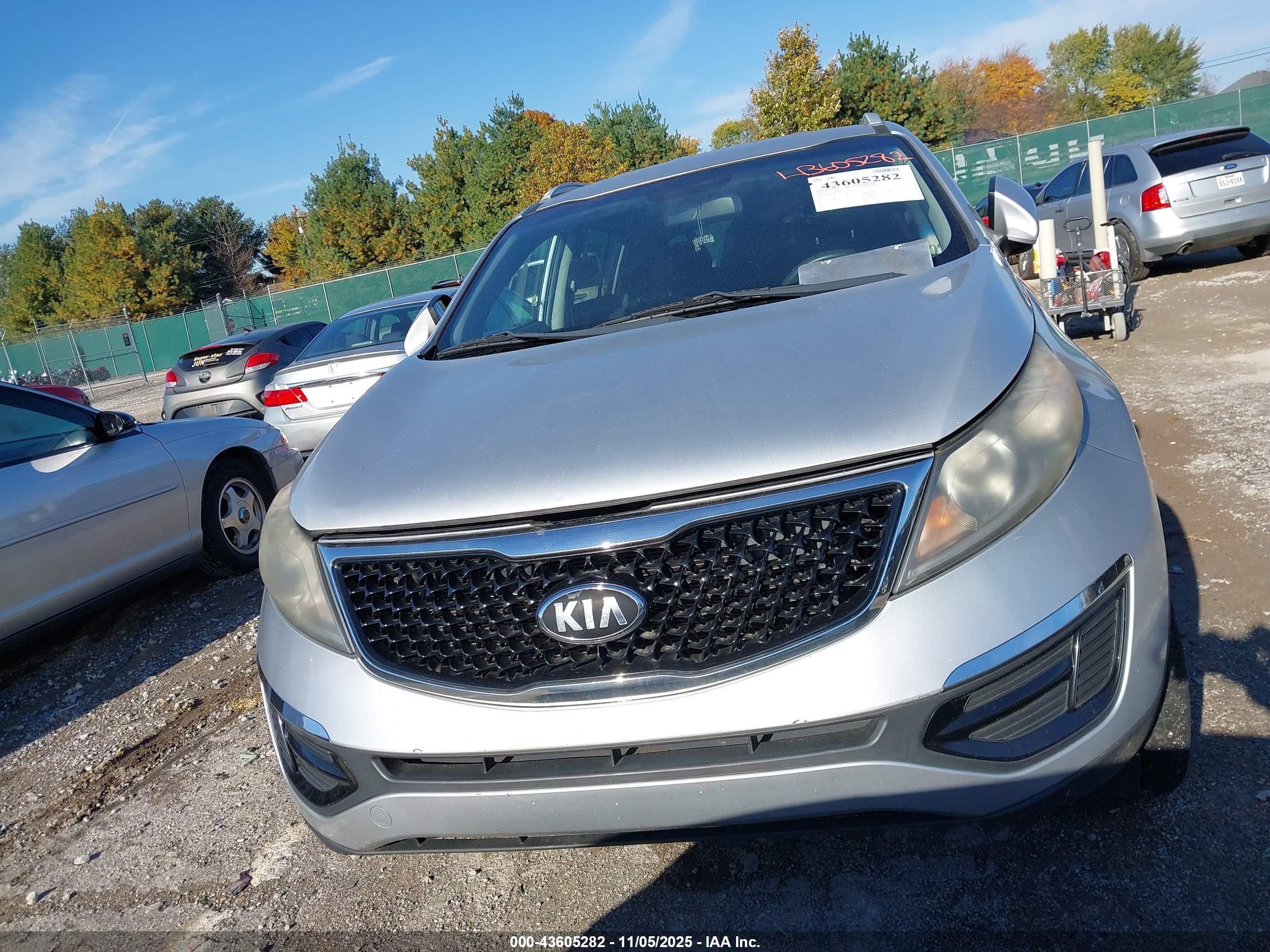 KIA SPORTAGE image 6