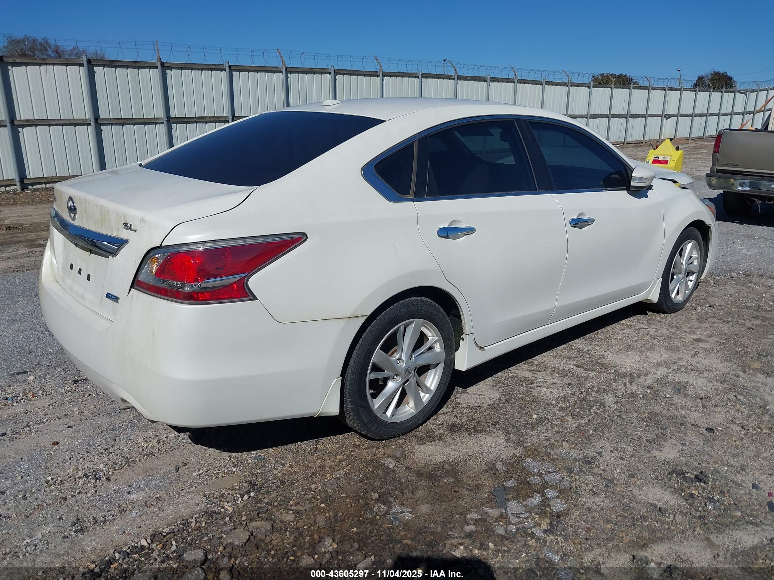 NISSAN ALTIMA image 4