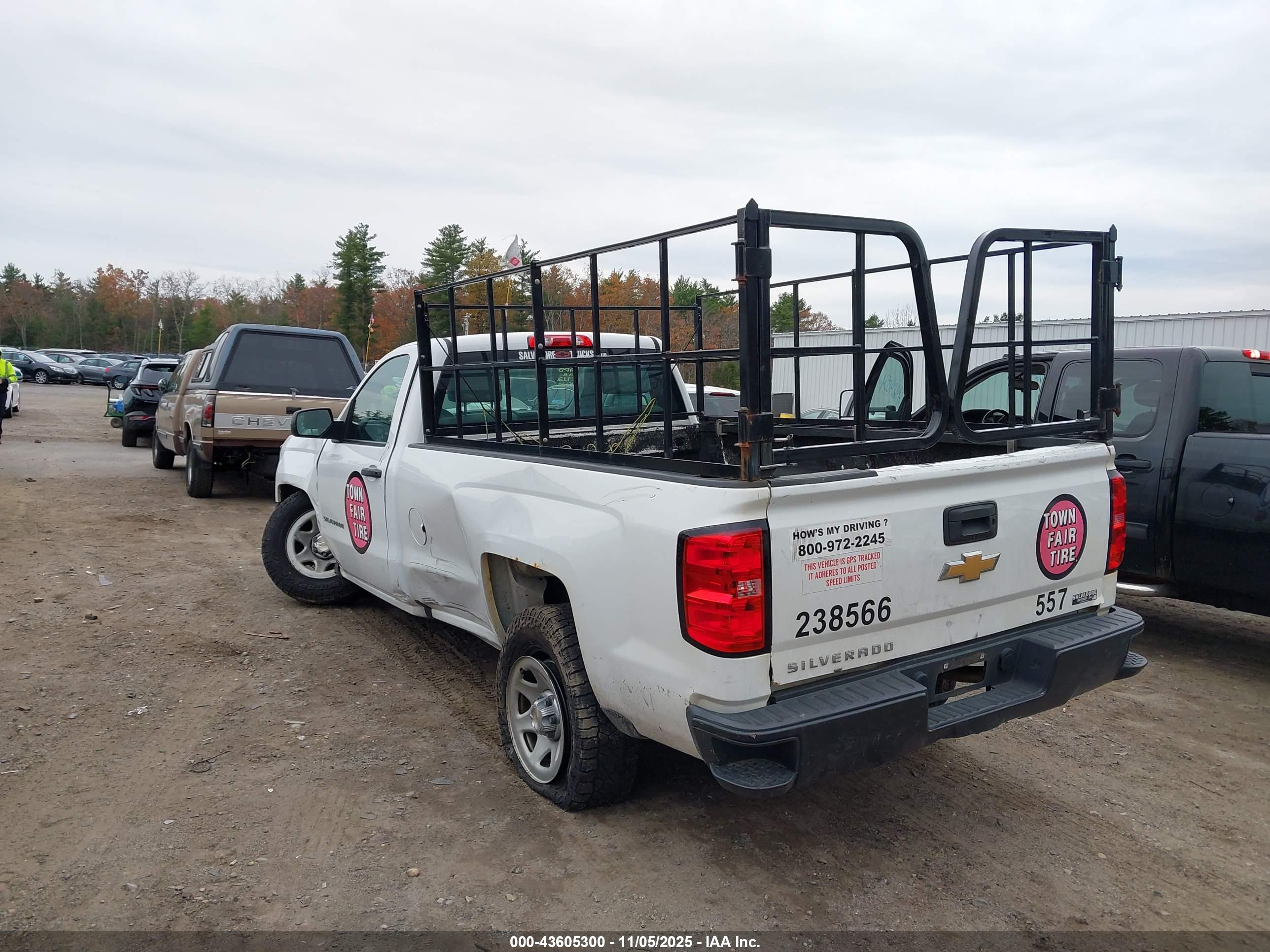 CHEVROLET SILVERADO image 3