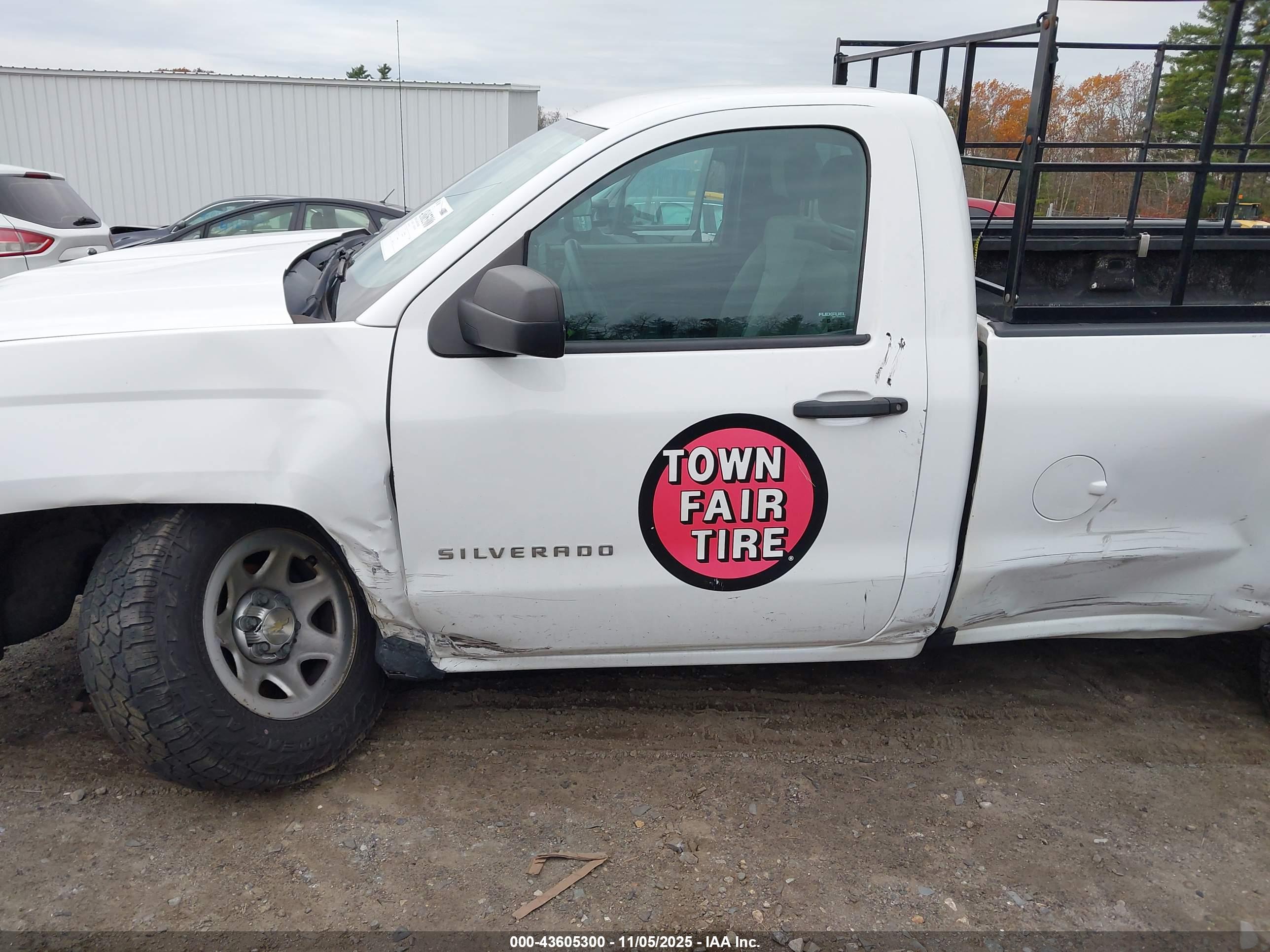 CHEVROLET SILVERADO image 6