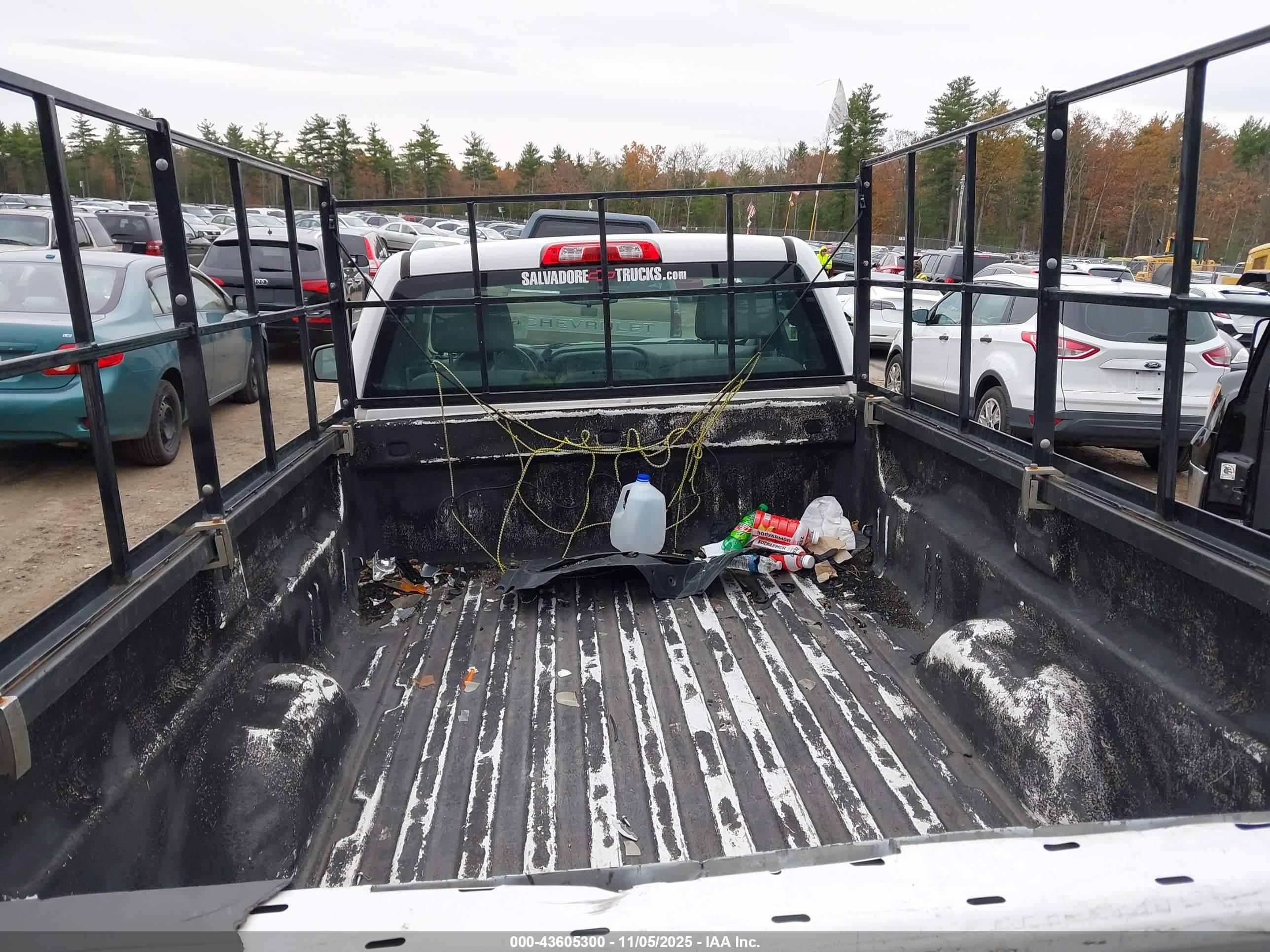 CHEVROLET SILVERADO image 8