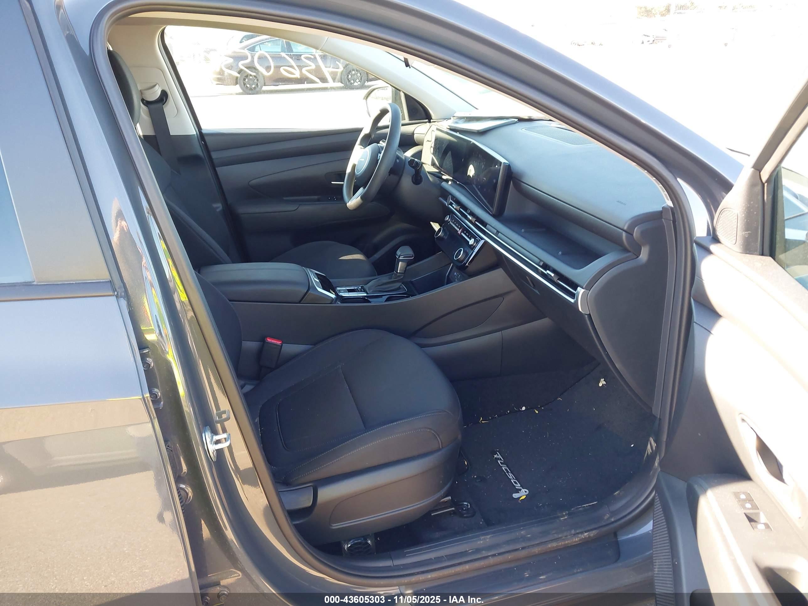 HYUNDAI TUCSON image 5