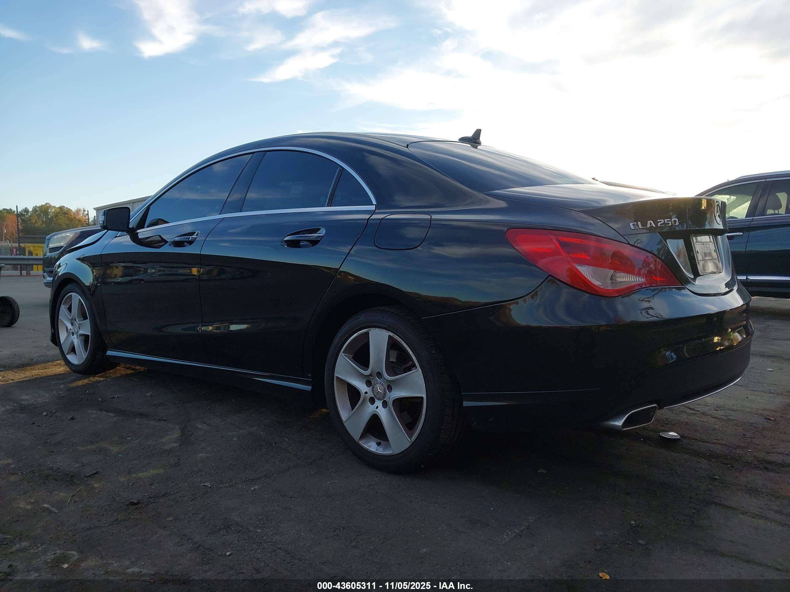 MERCEDES-BENZ CLA image 3