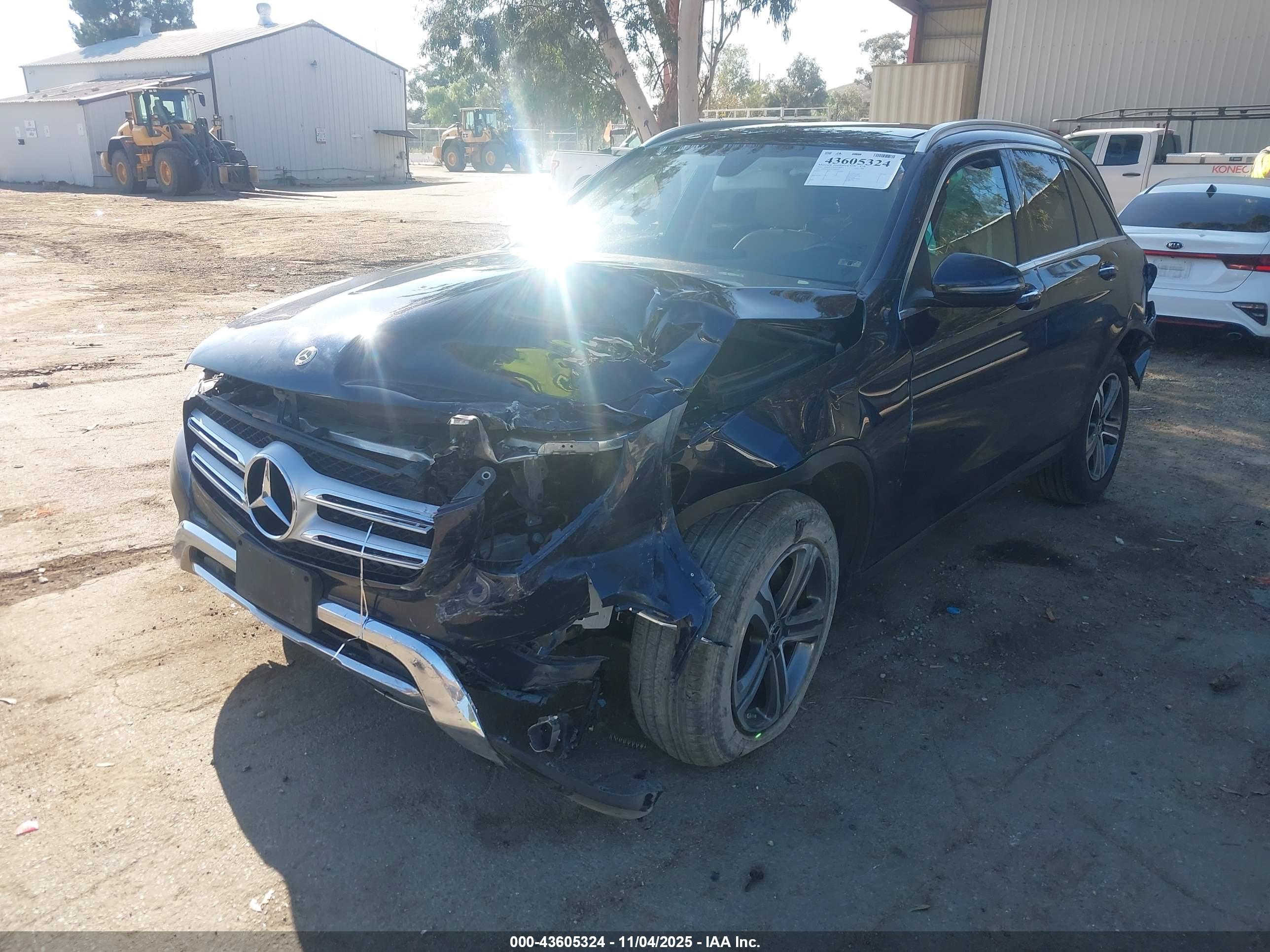 MERCEDES-BENZ GLC image 2