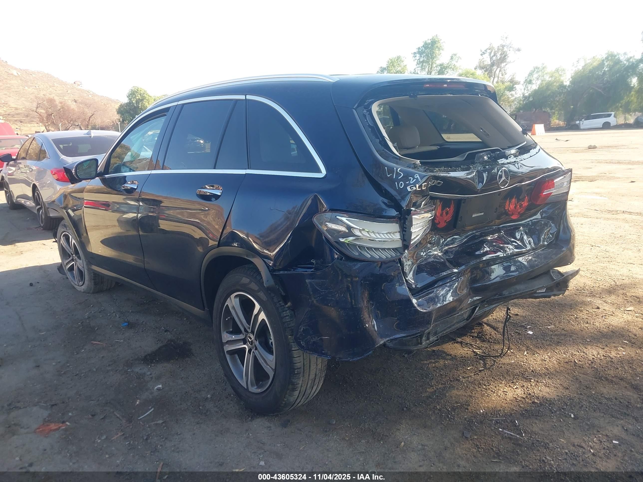MERCEDES-BENZ GLC image 3