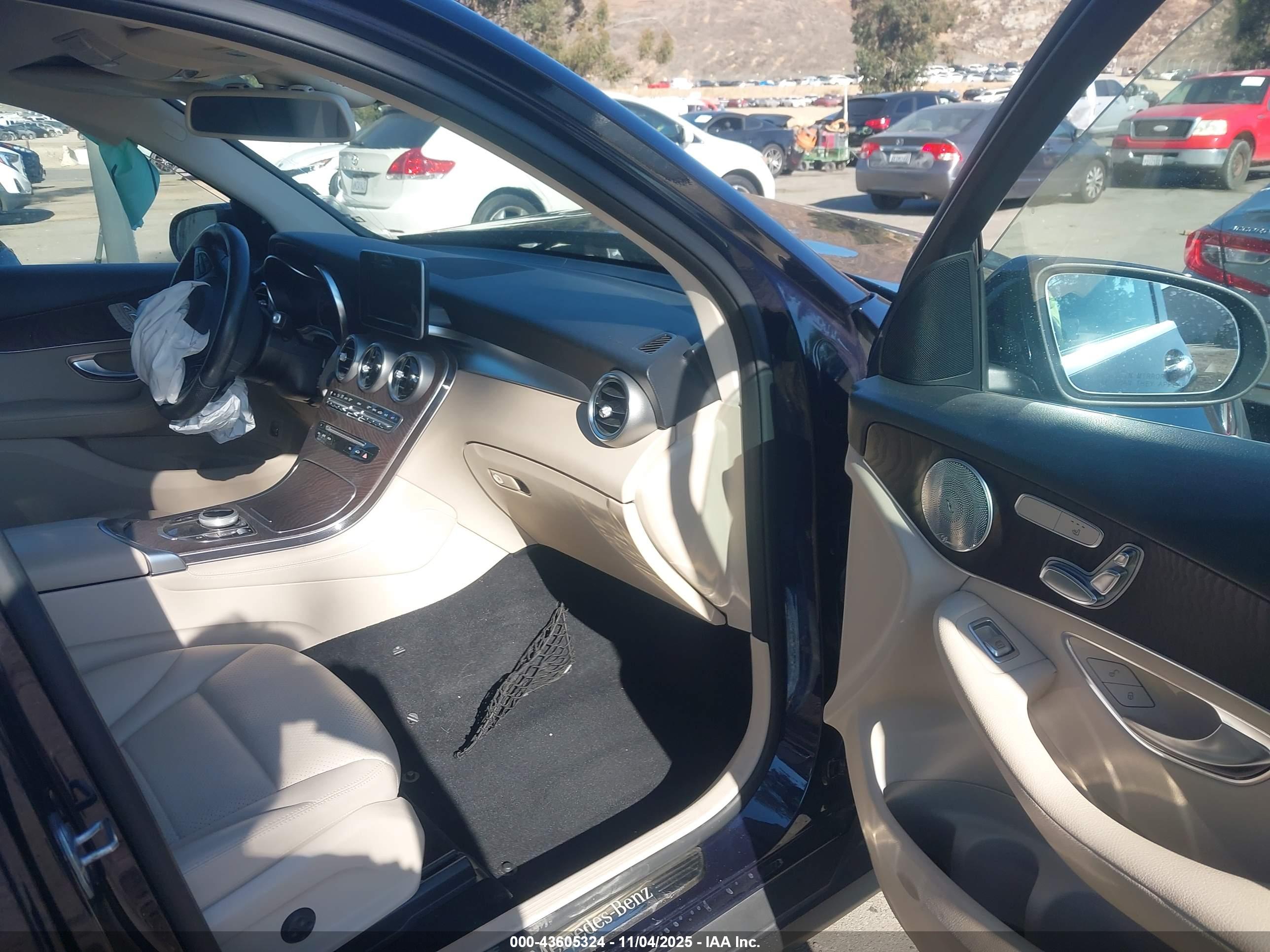 MERCEDES-BENZ GLC image 5
