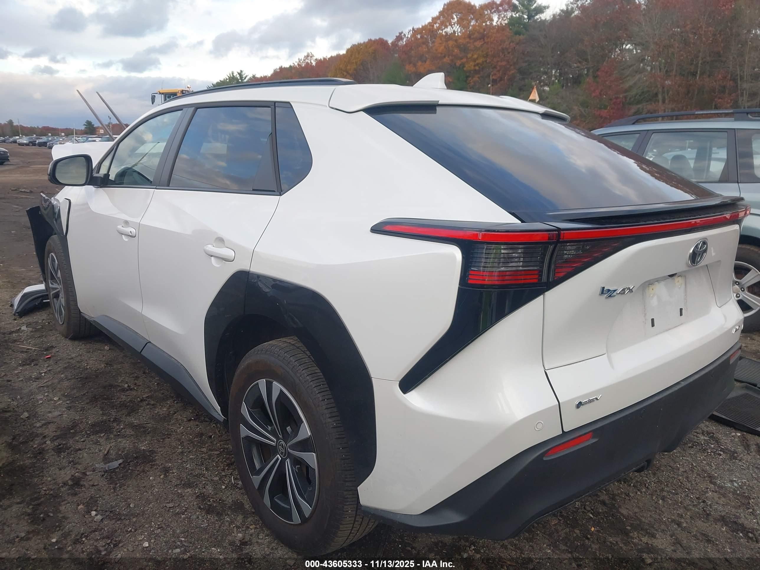 TOYOTA BZ4X image 3