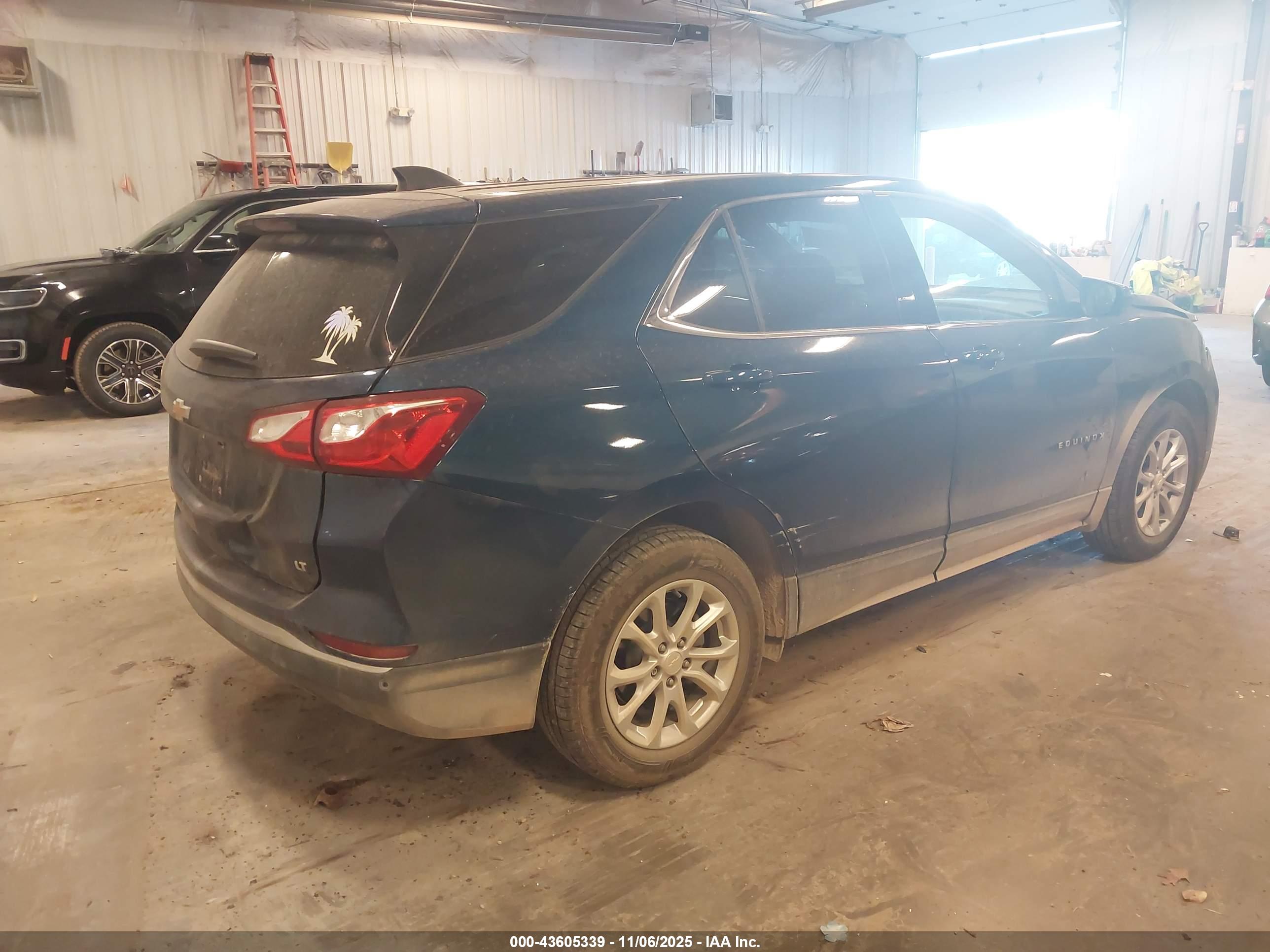 CHEVROLET EQUINOX image 4