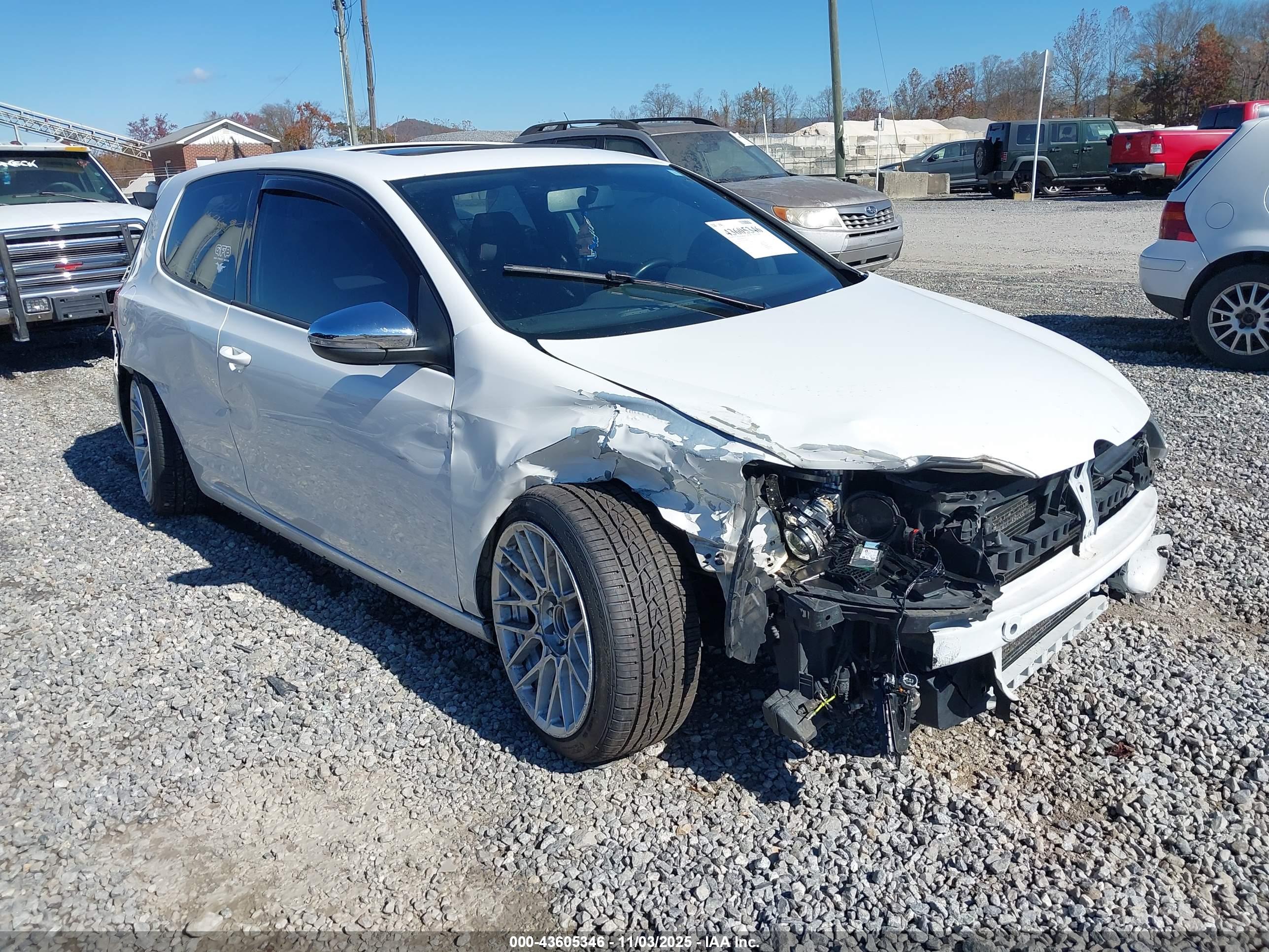 VOLKSWAGEN GTI image 6