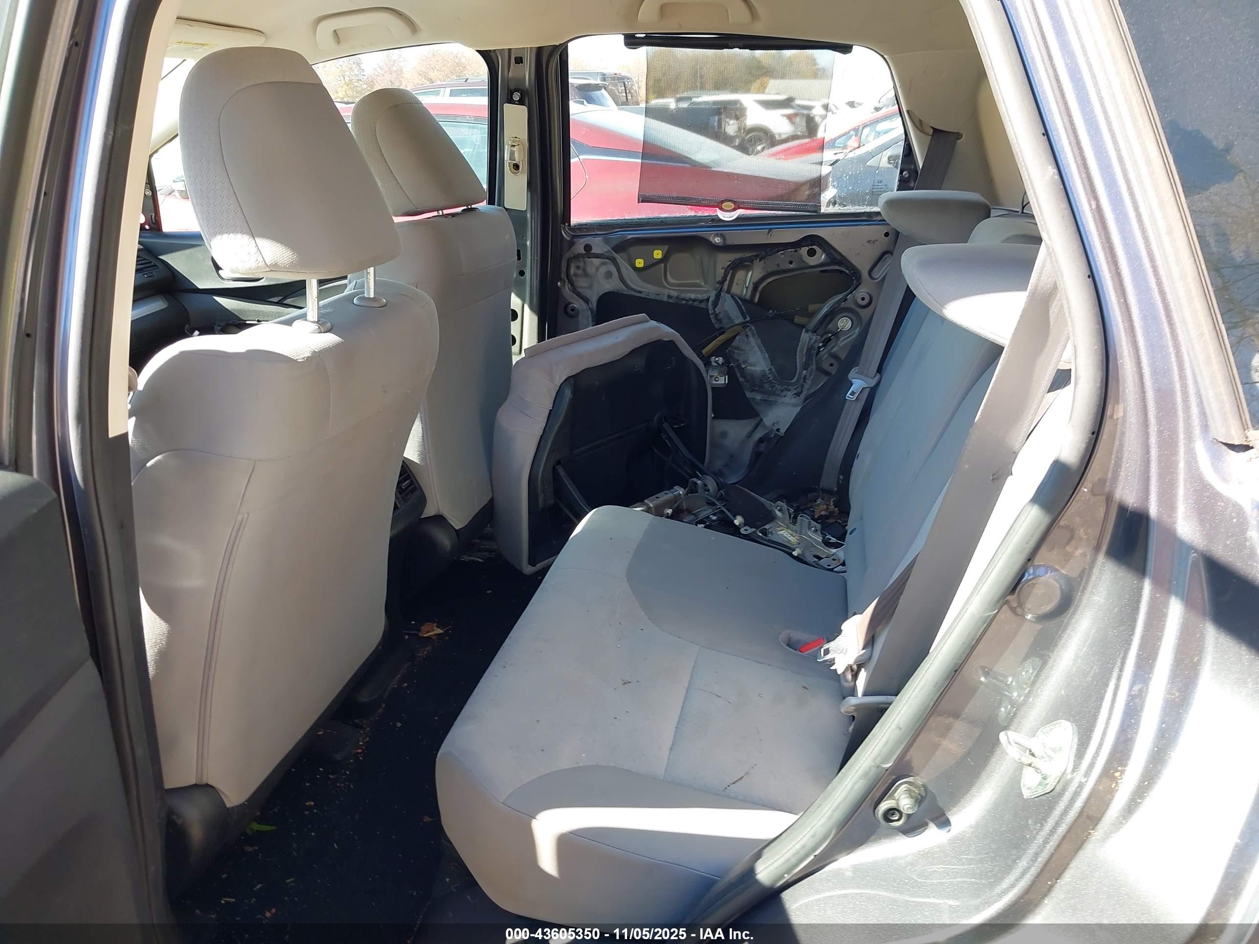 HONDA CR-V image 8