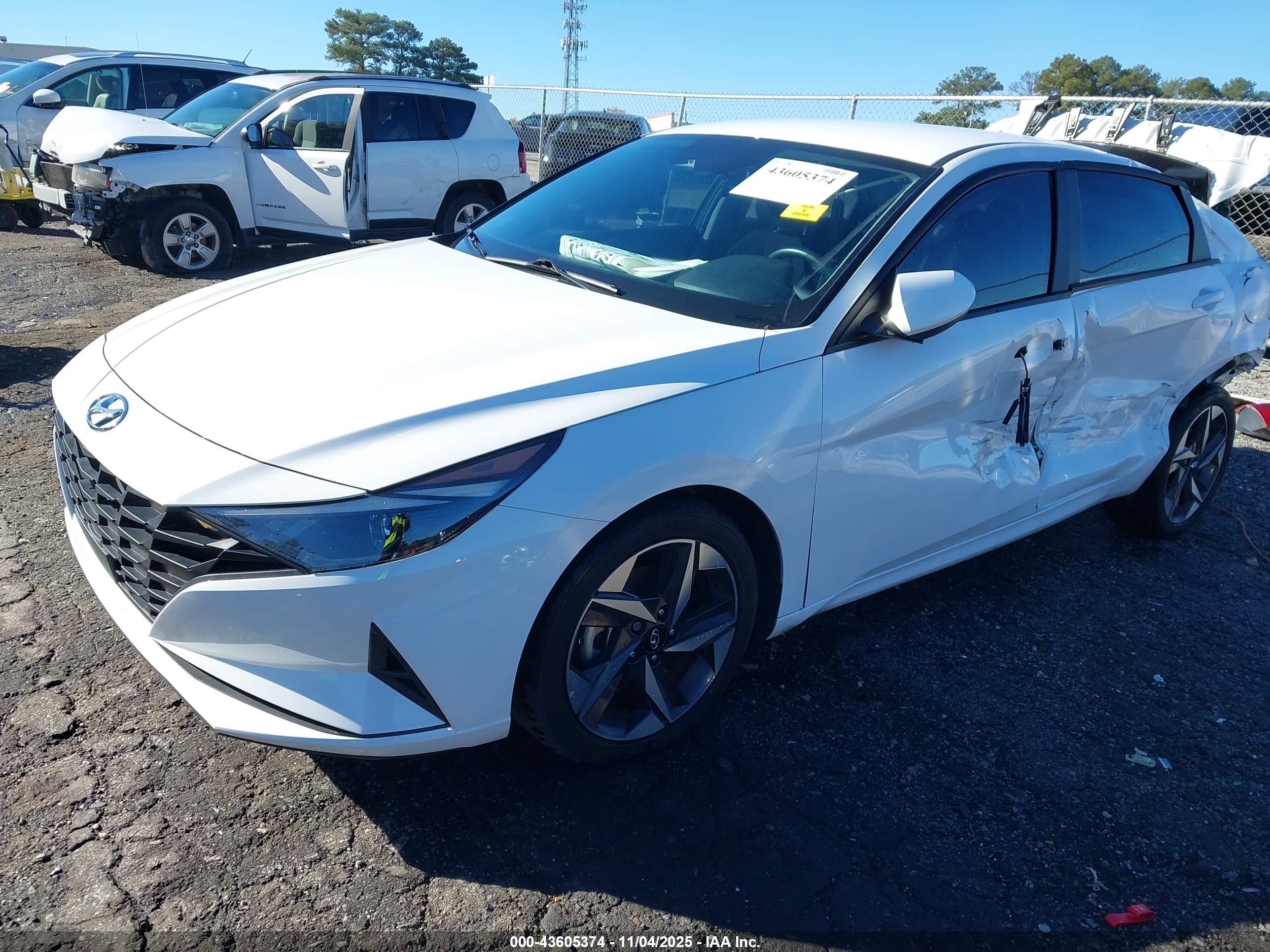 HYUNDAI ELANTRA image 2