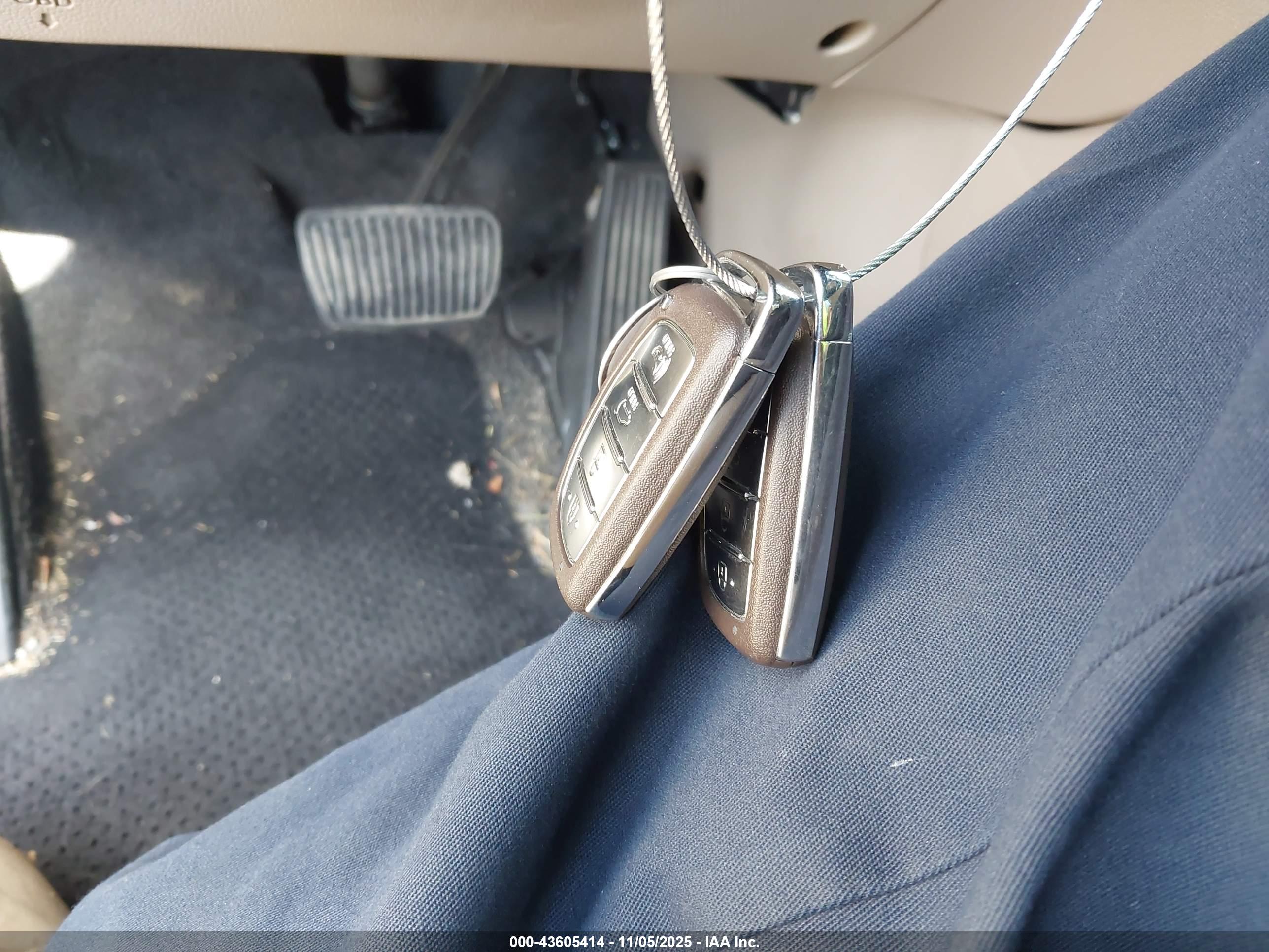 HYUNDAI TUCSON image 11