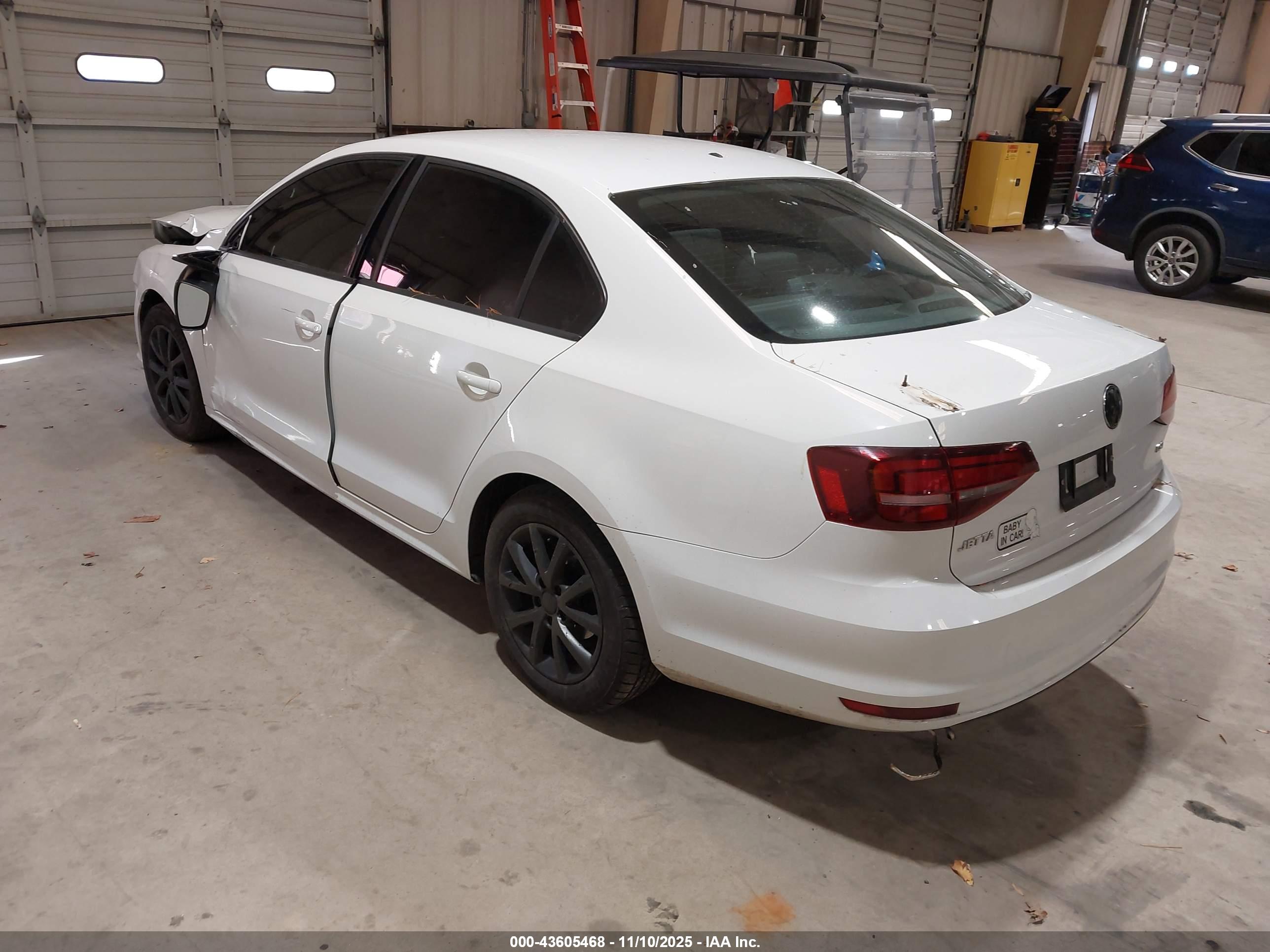 VOLKSWAGEN JETTA image 3