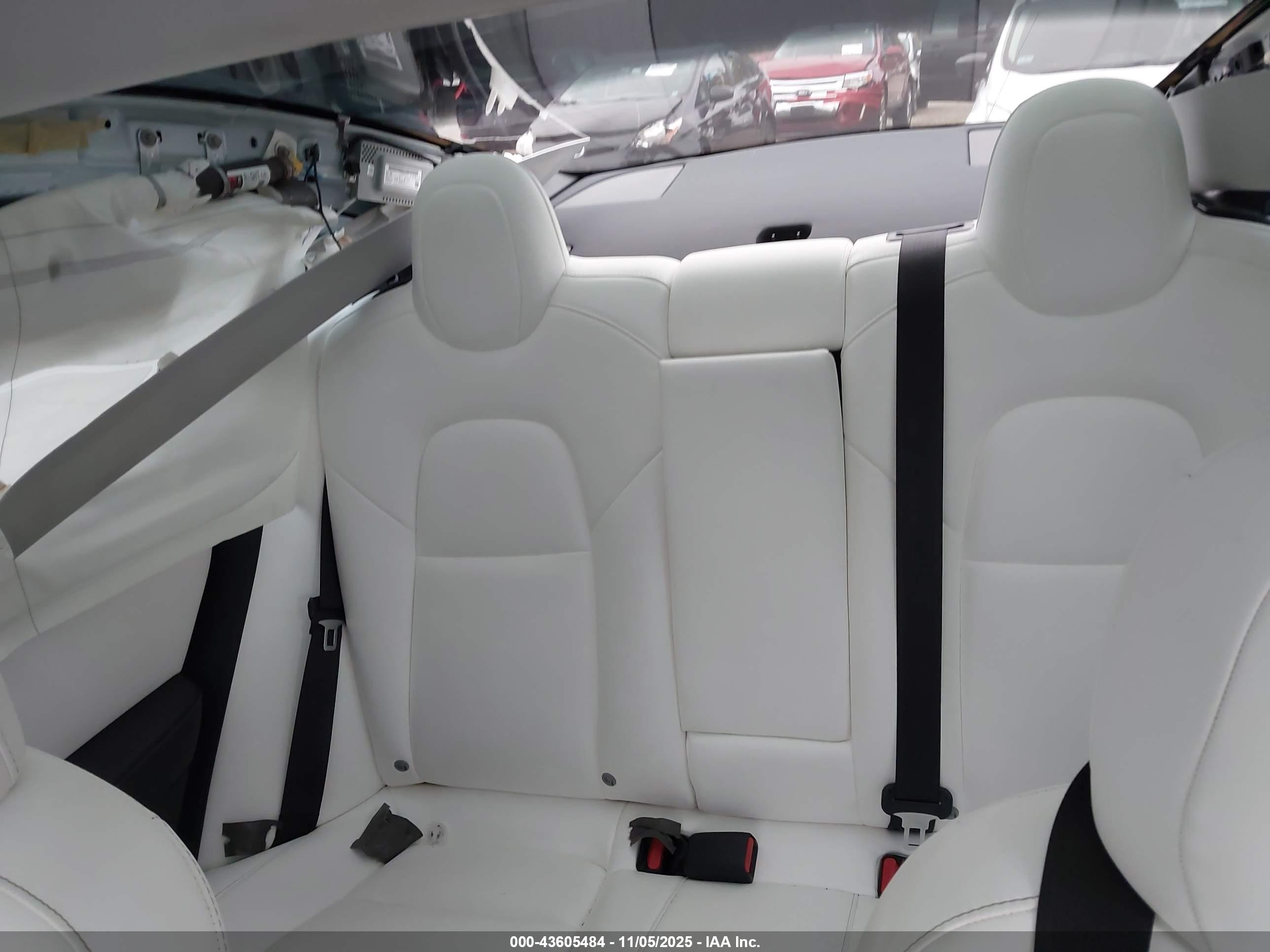 TESLA MODEL image 8