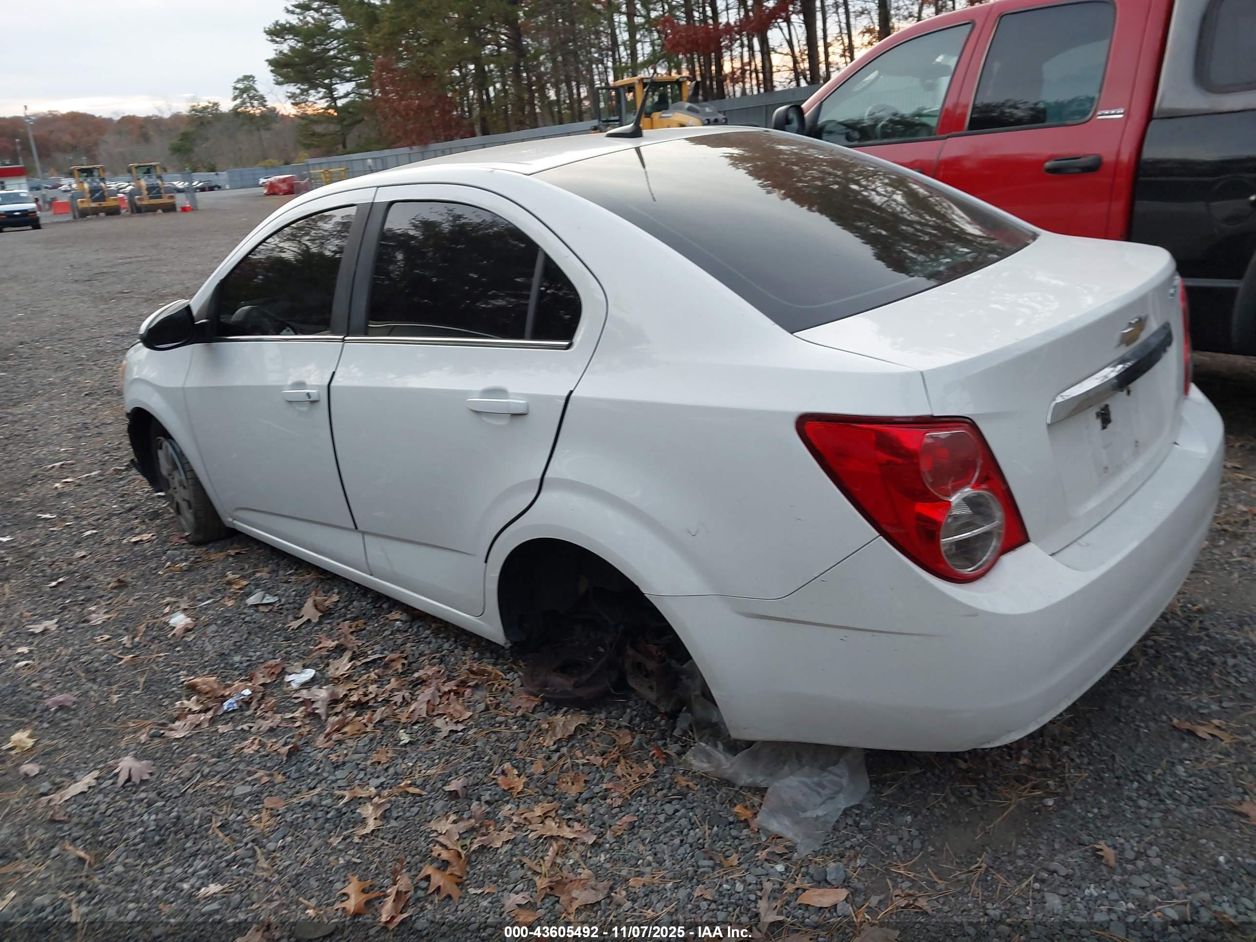 CHEVROLET SONIC image 3