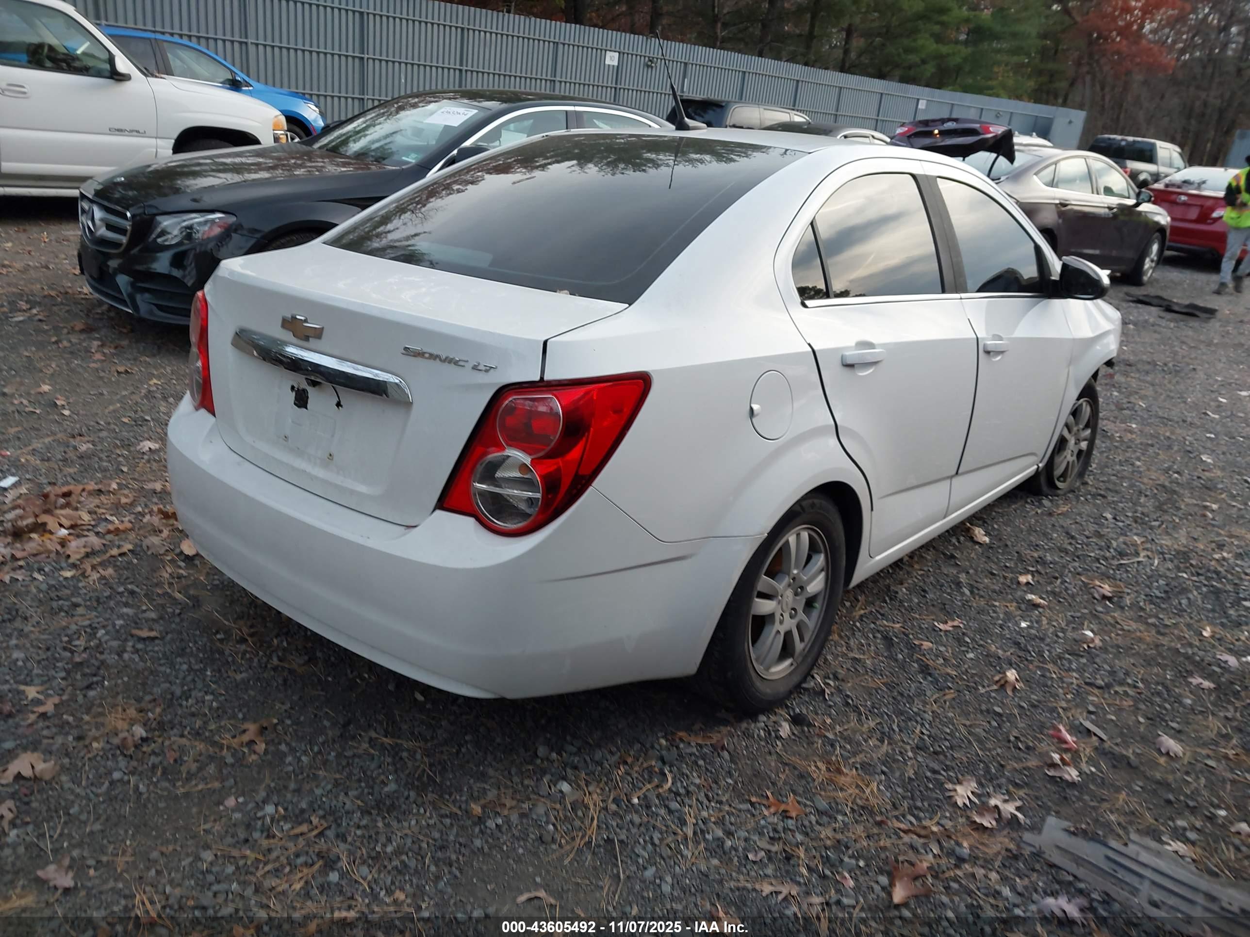 CHEVROLET SONIC image 4