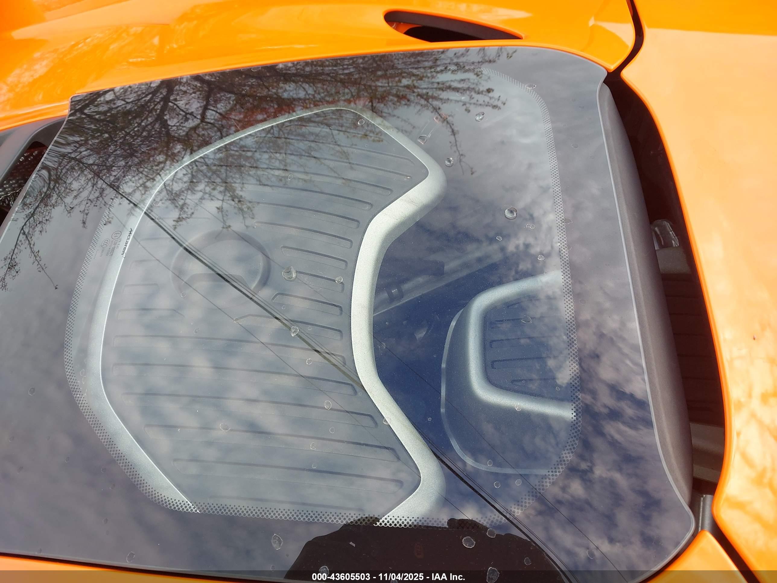 MCLAREN 650S image 10