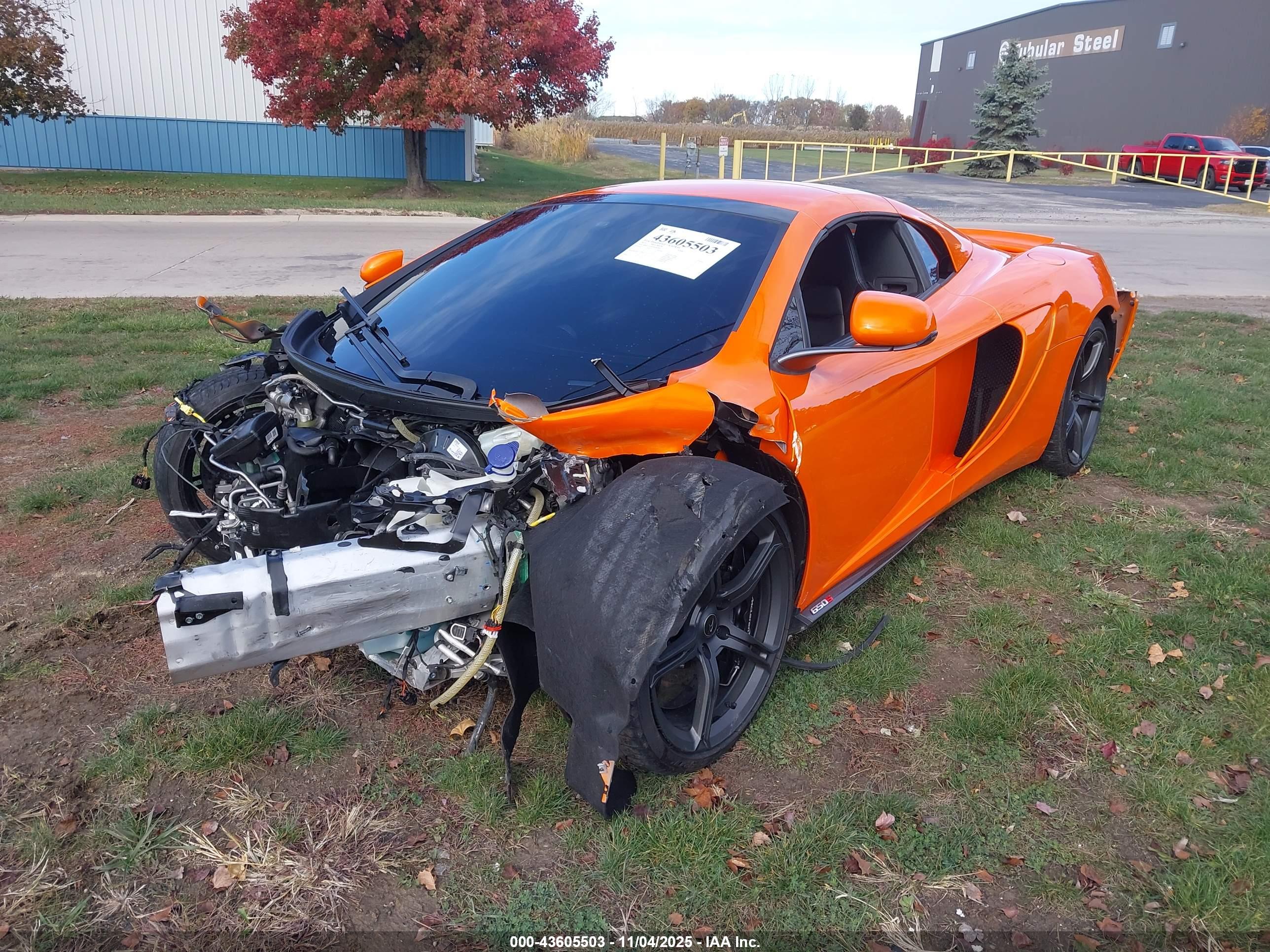 MCLAREN 650S image 2