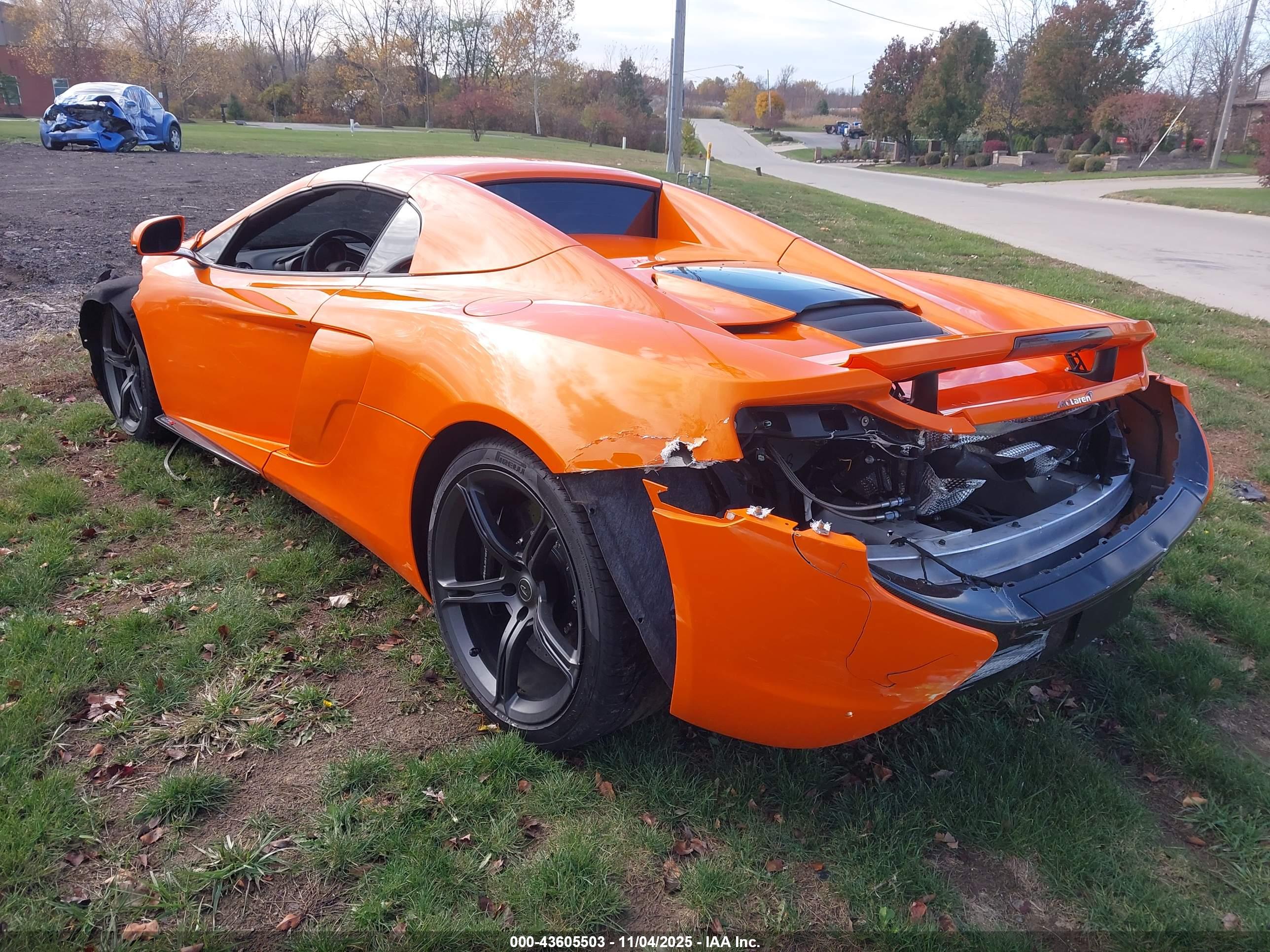 MCLAREN 650S image 3