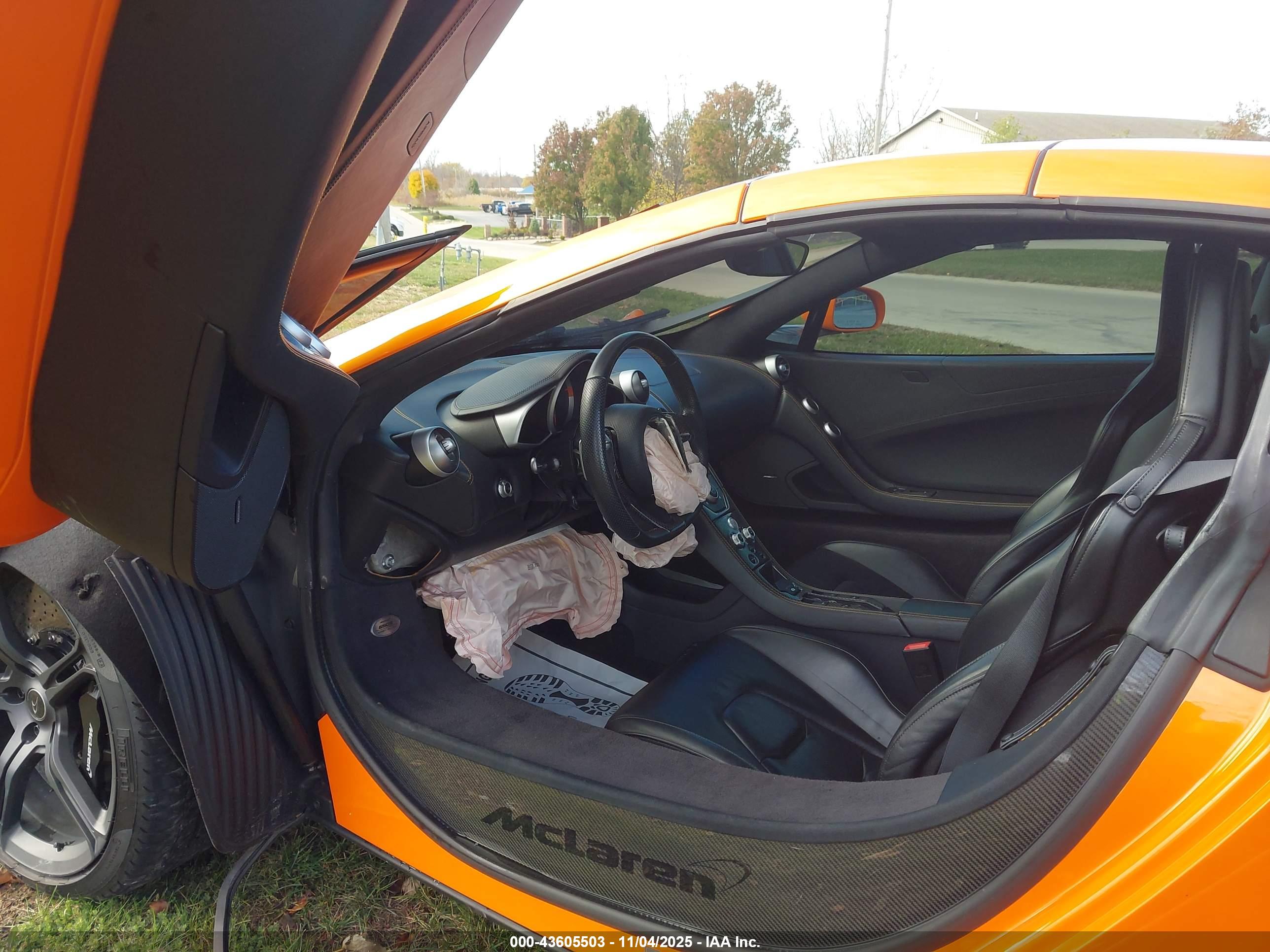 MCLAREN 650S image 5