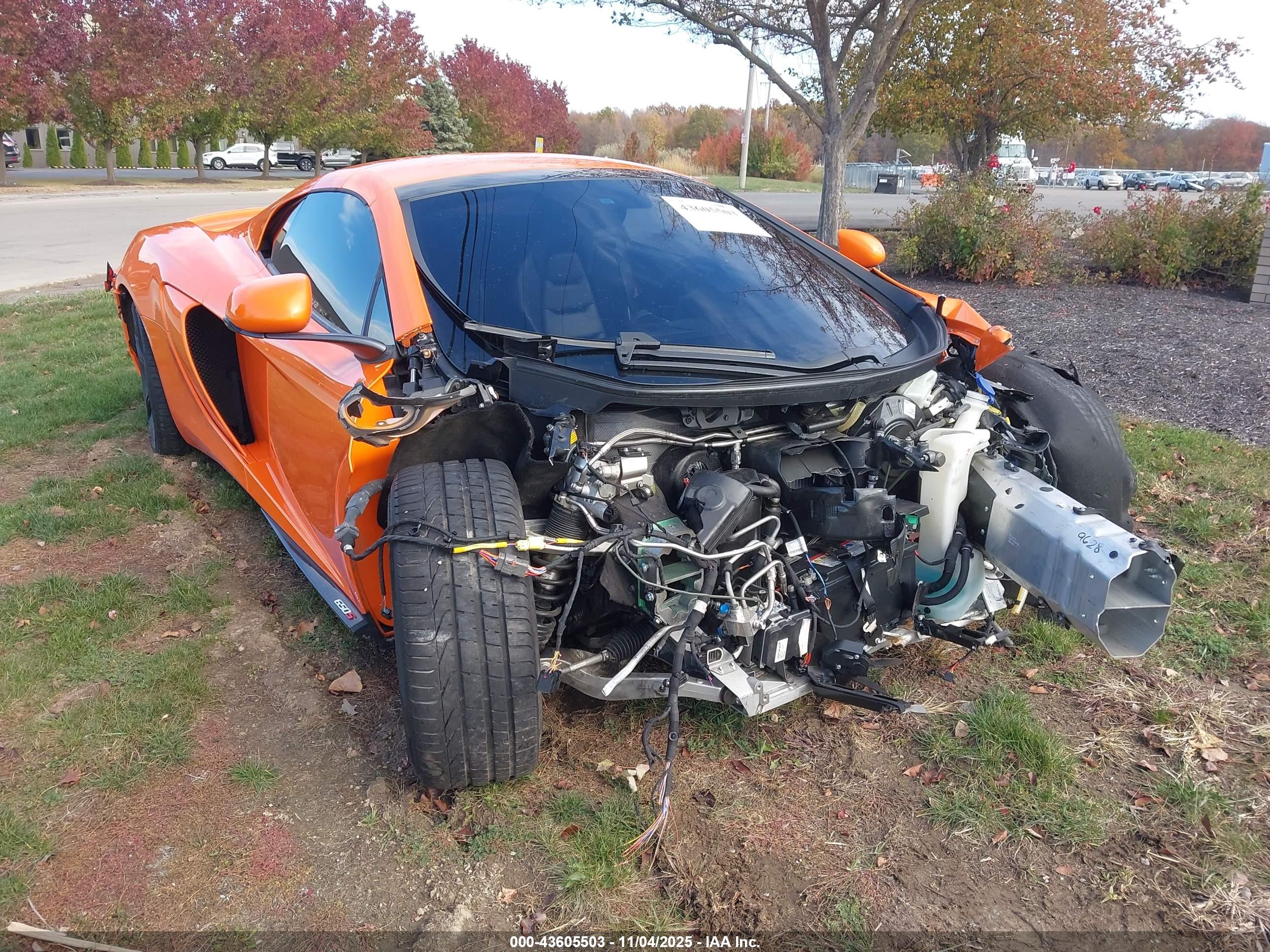 MCLAREN 650S image 6