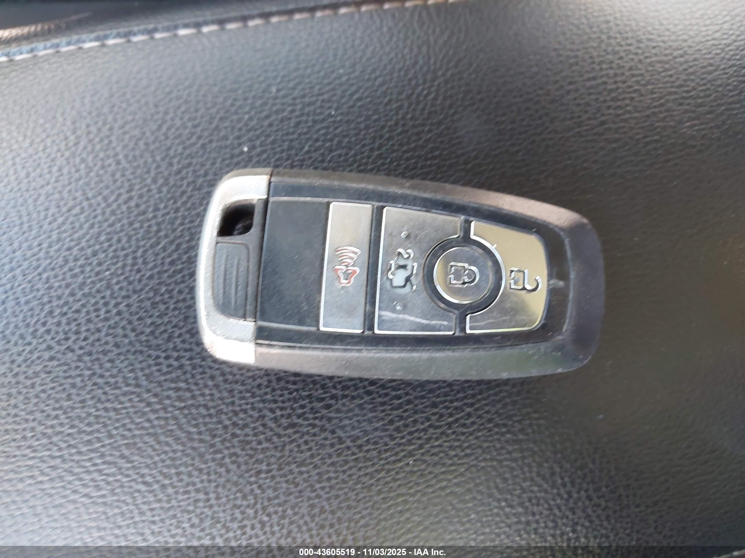 FORD FUSION image 11