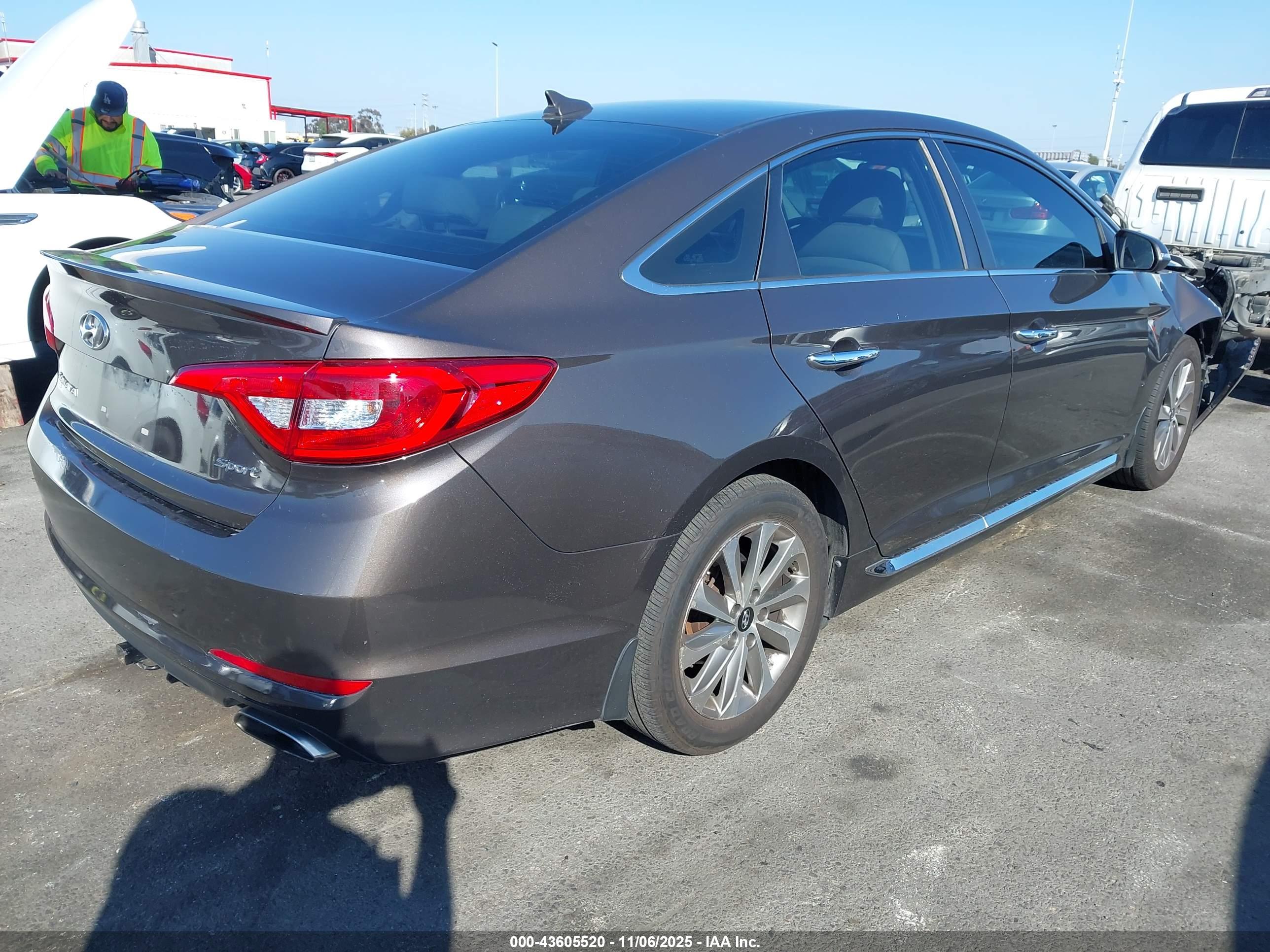 HYUNDAI SONATA image 4