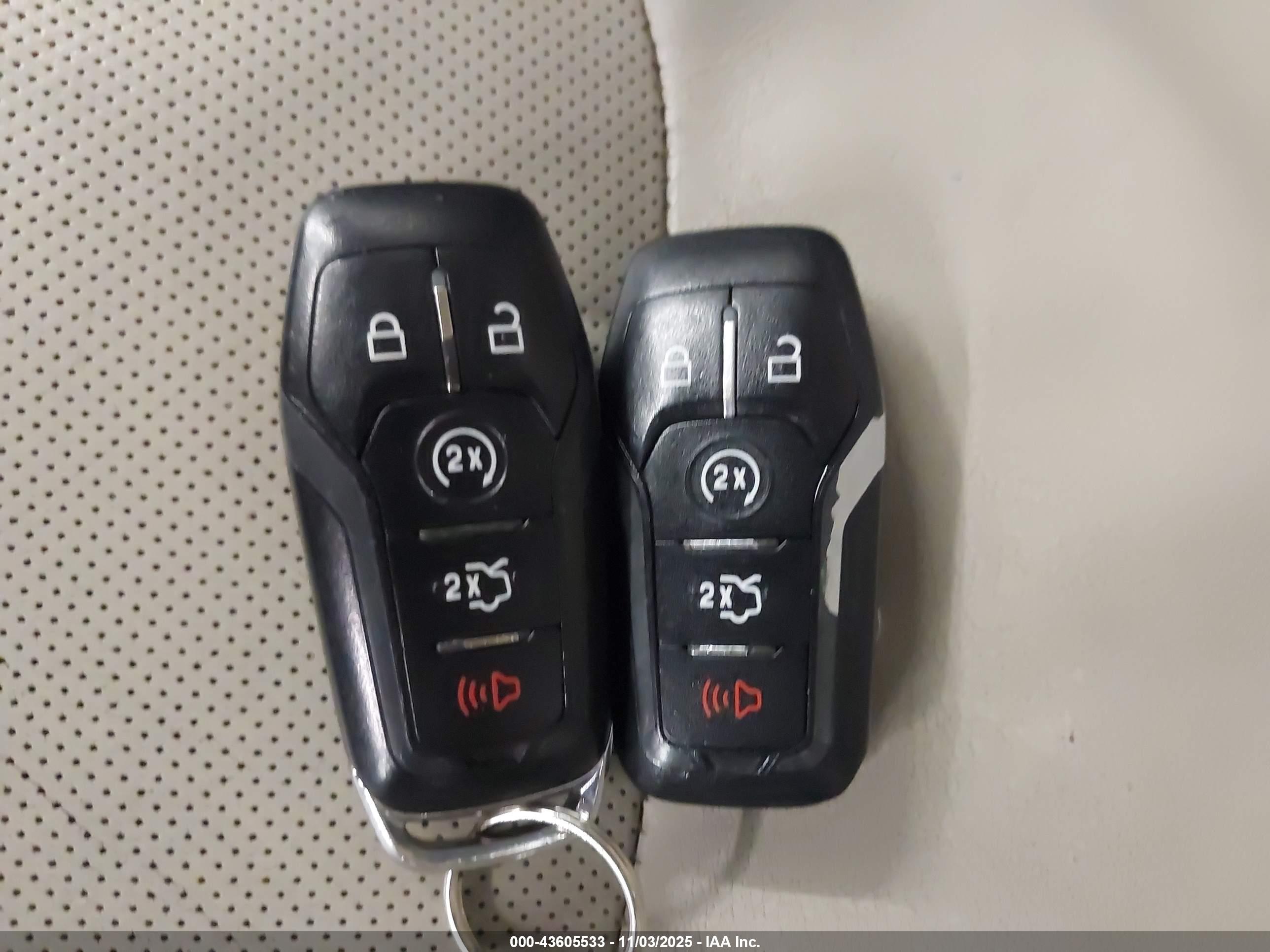 FORD FUSION image 11