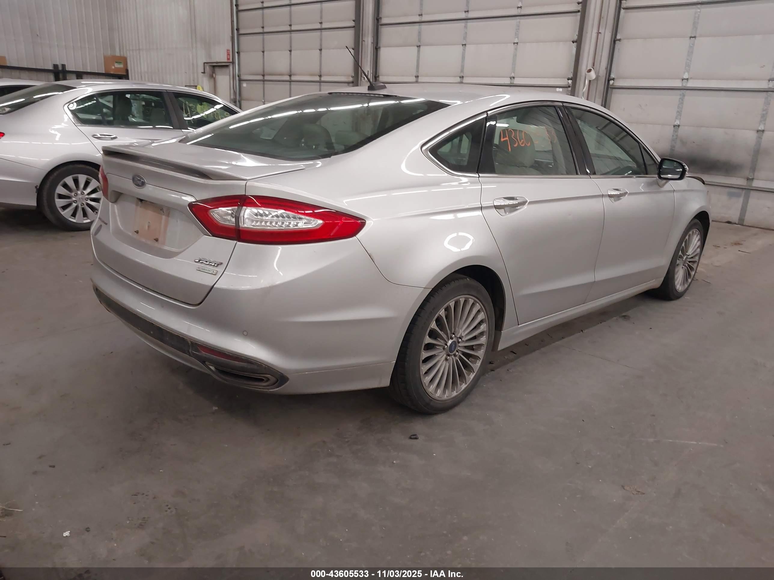 FORD FUSION image 4