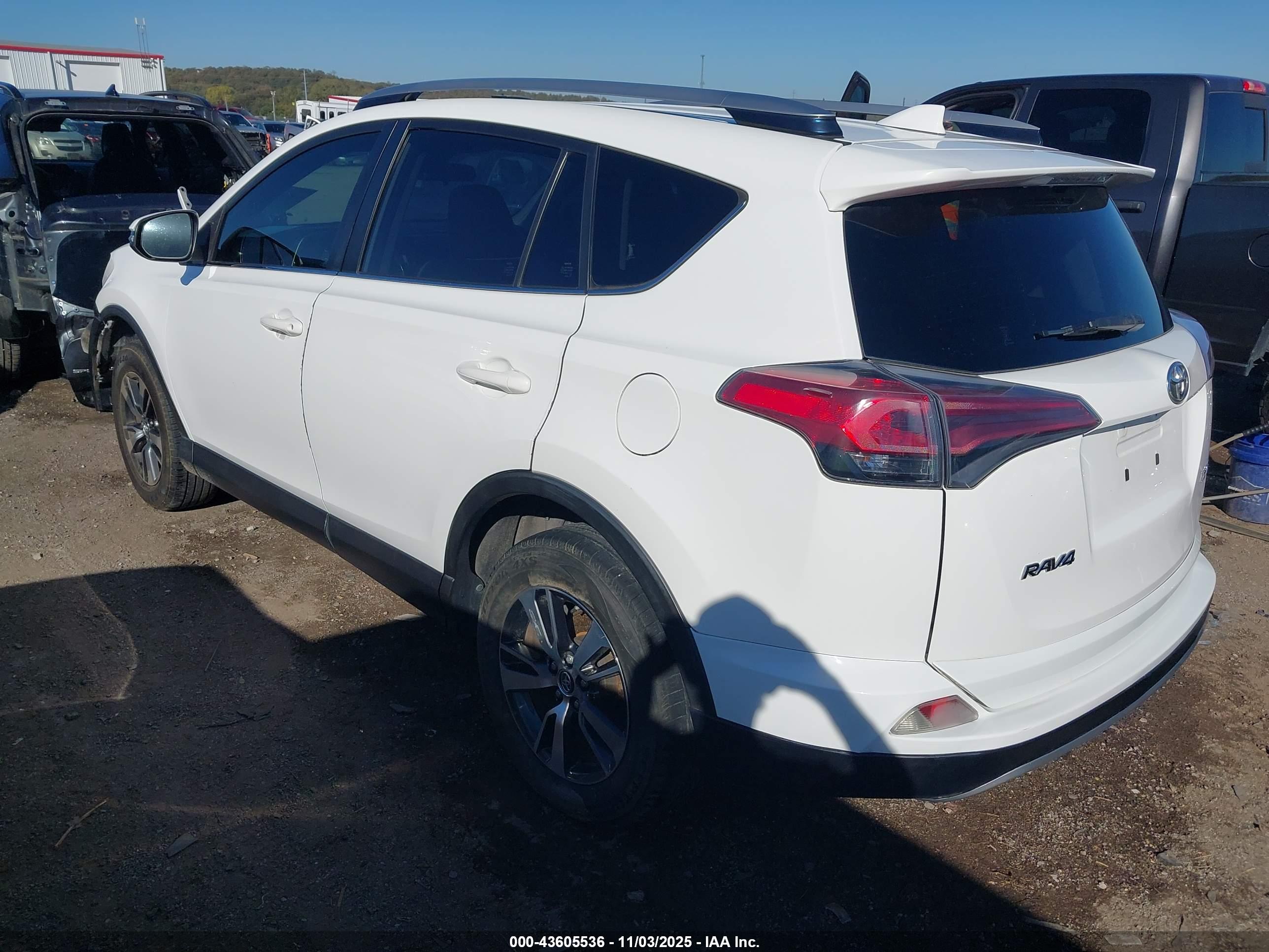 TOYOTA RAV4 image 3