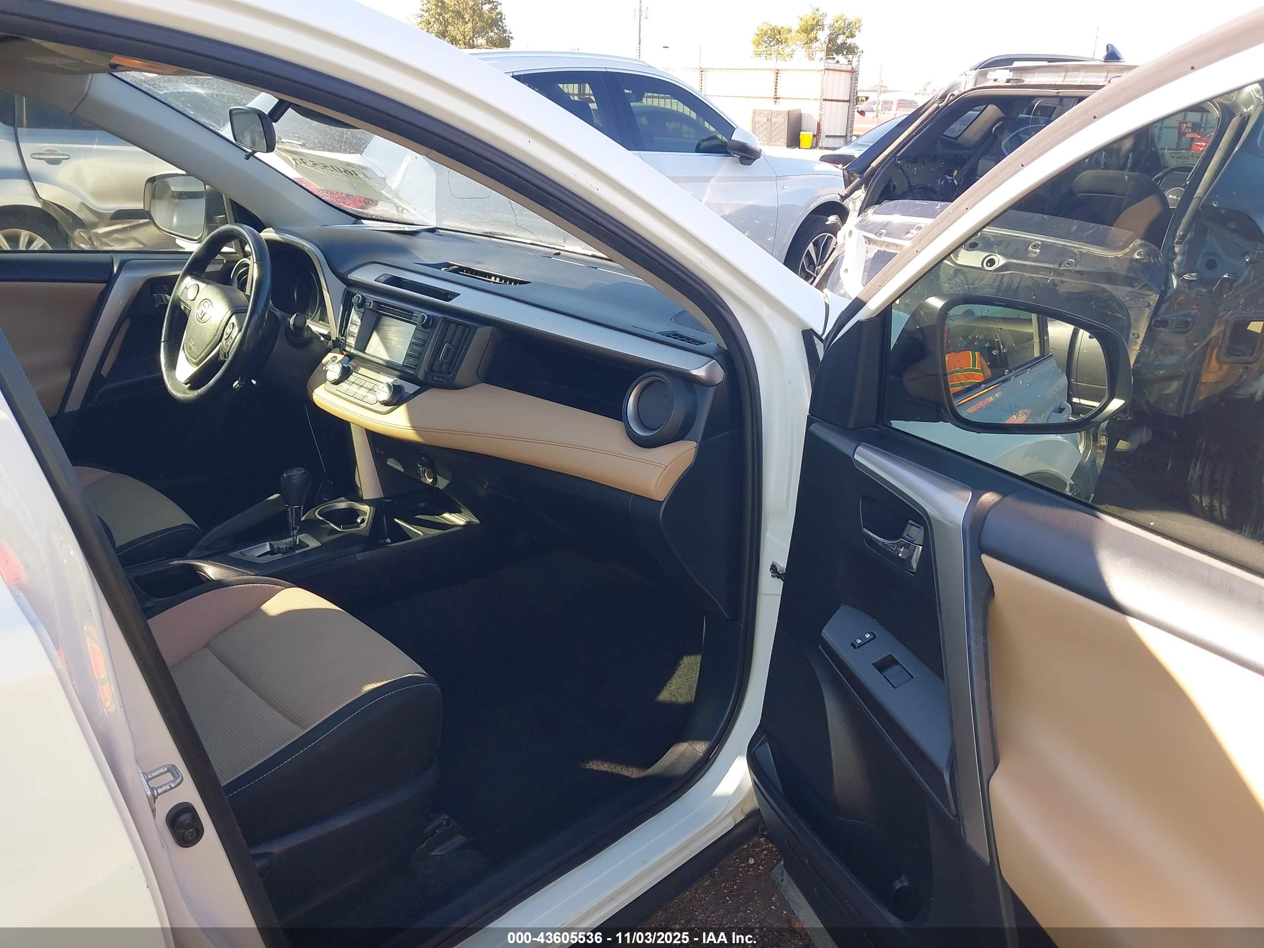 TOYOTA RAV4 image 5