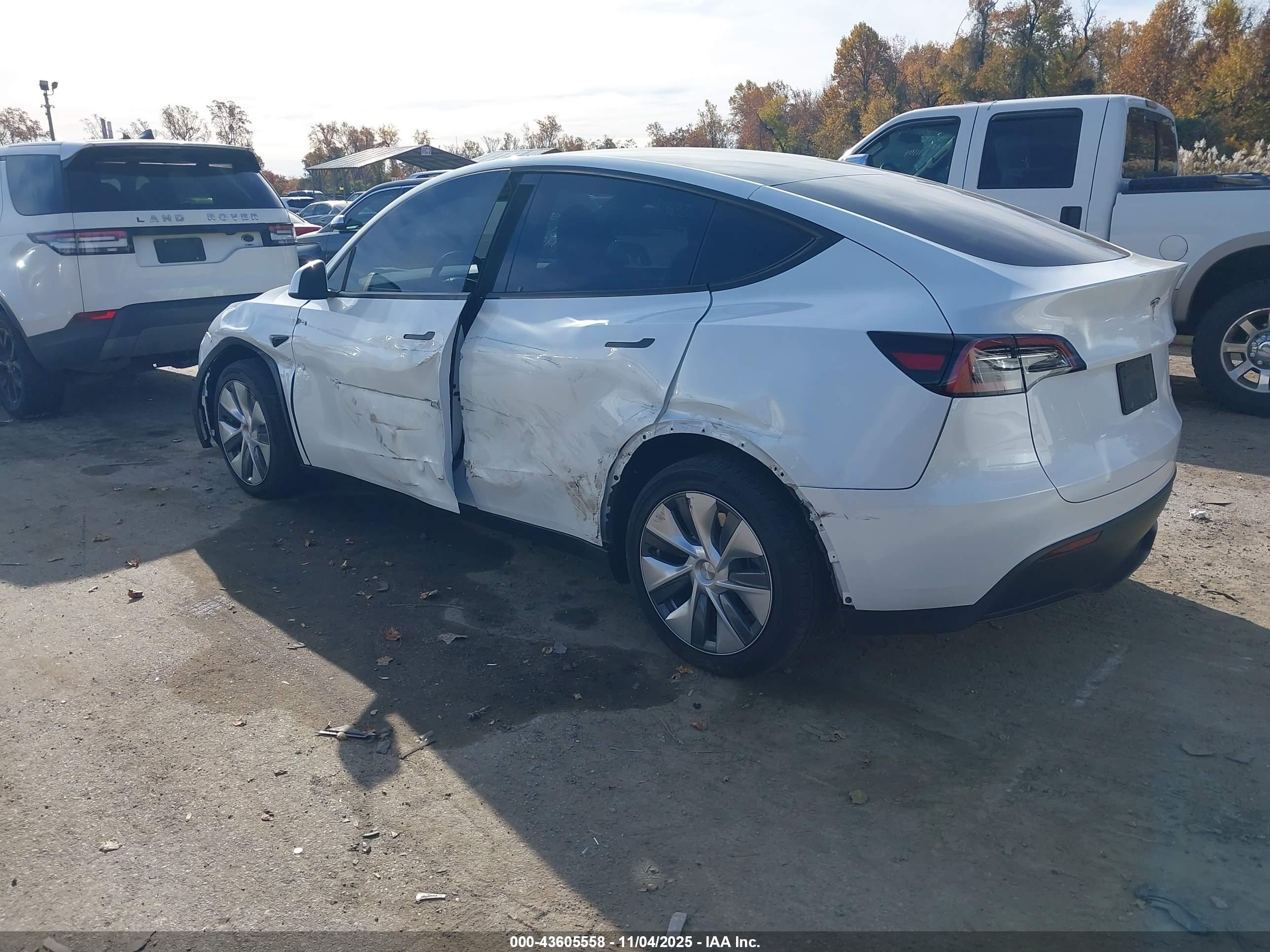 TESLA MODEL image 3