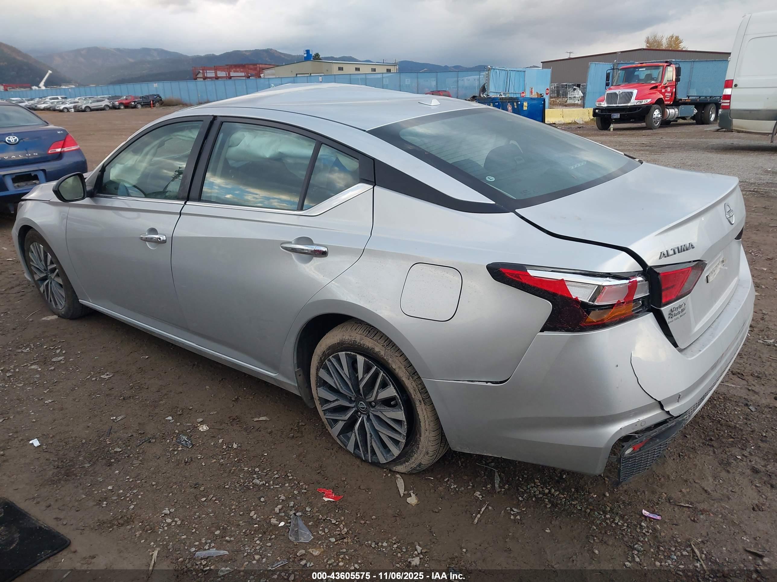 NISSAN ALTIMA image 3