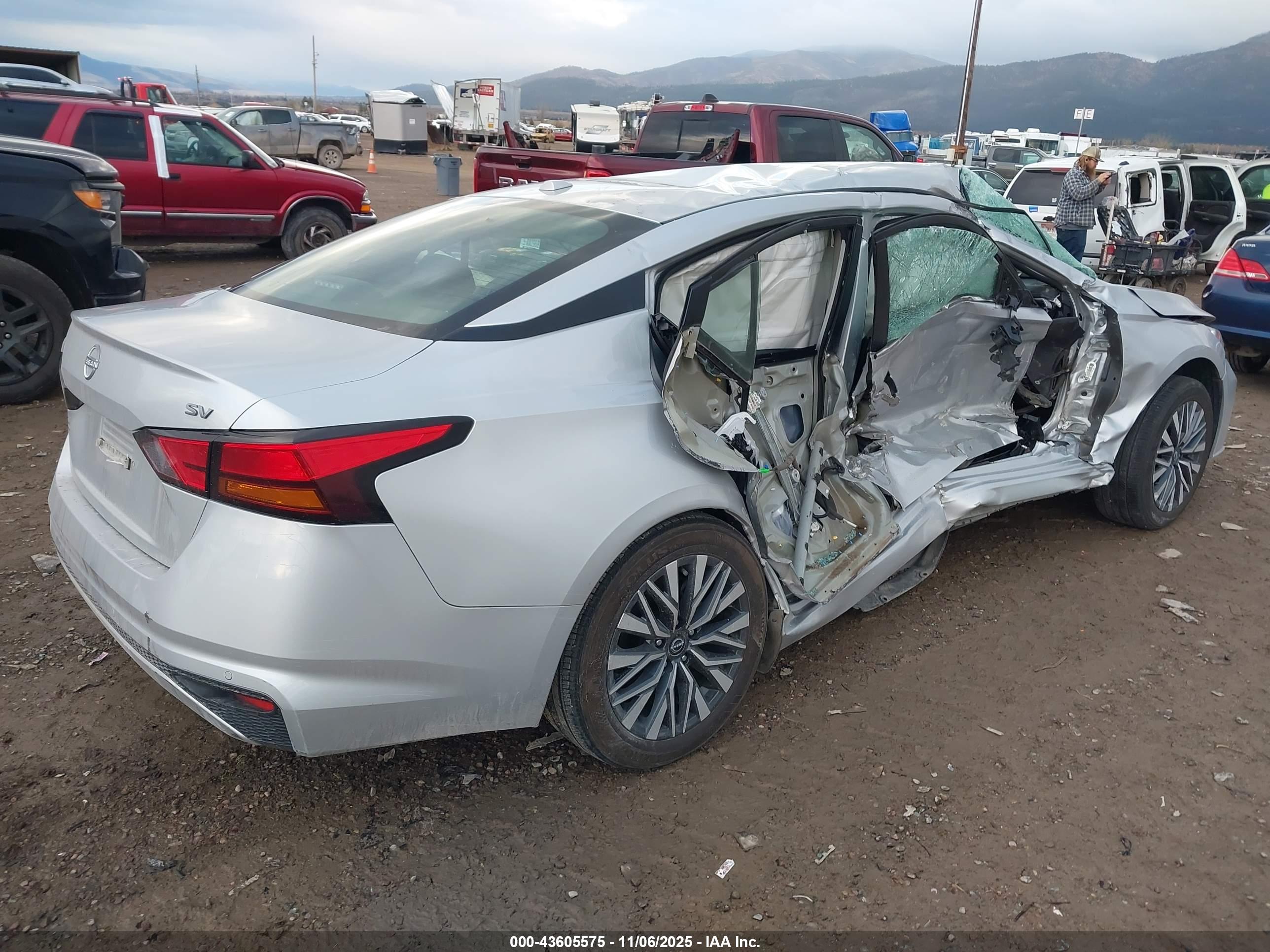 NISSAN ALTIMA image 4