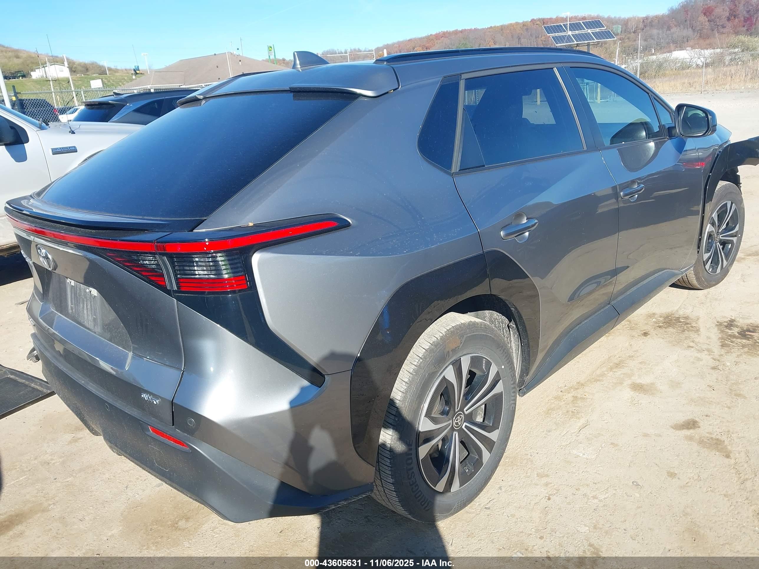 TOYOTA BZ4X image 4