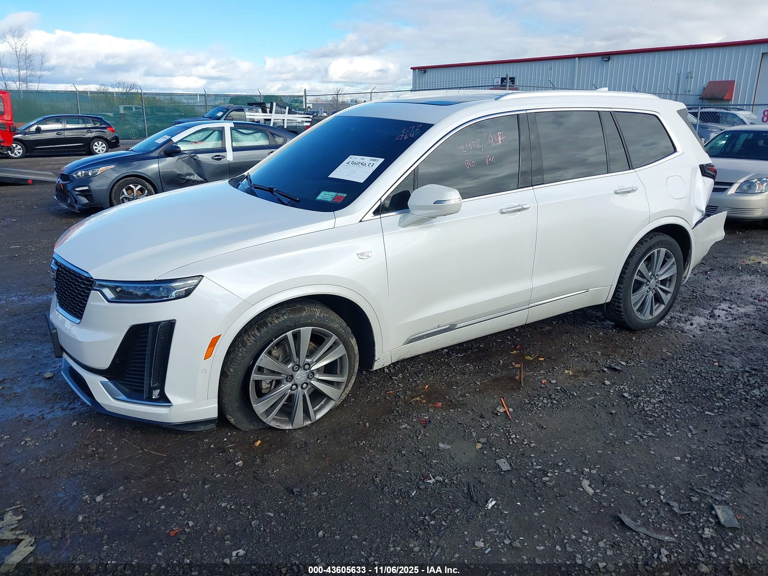 CADILLAC XT6 image 2