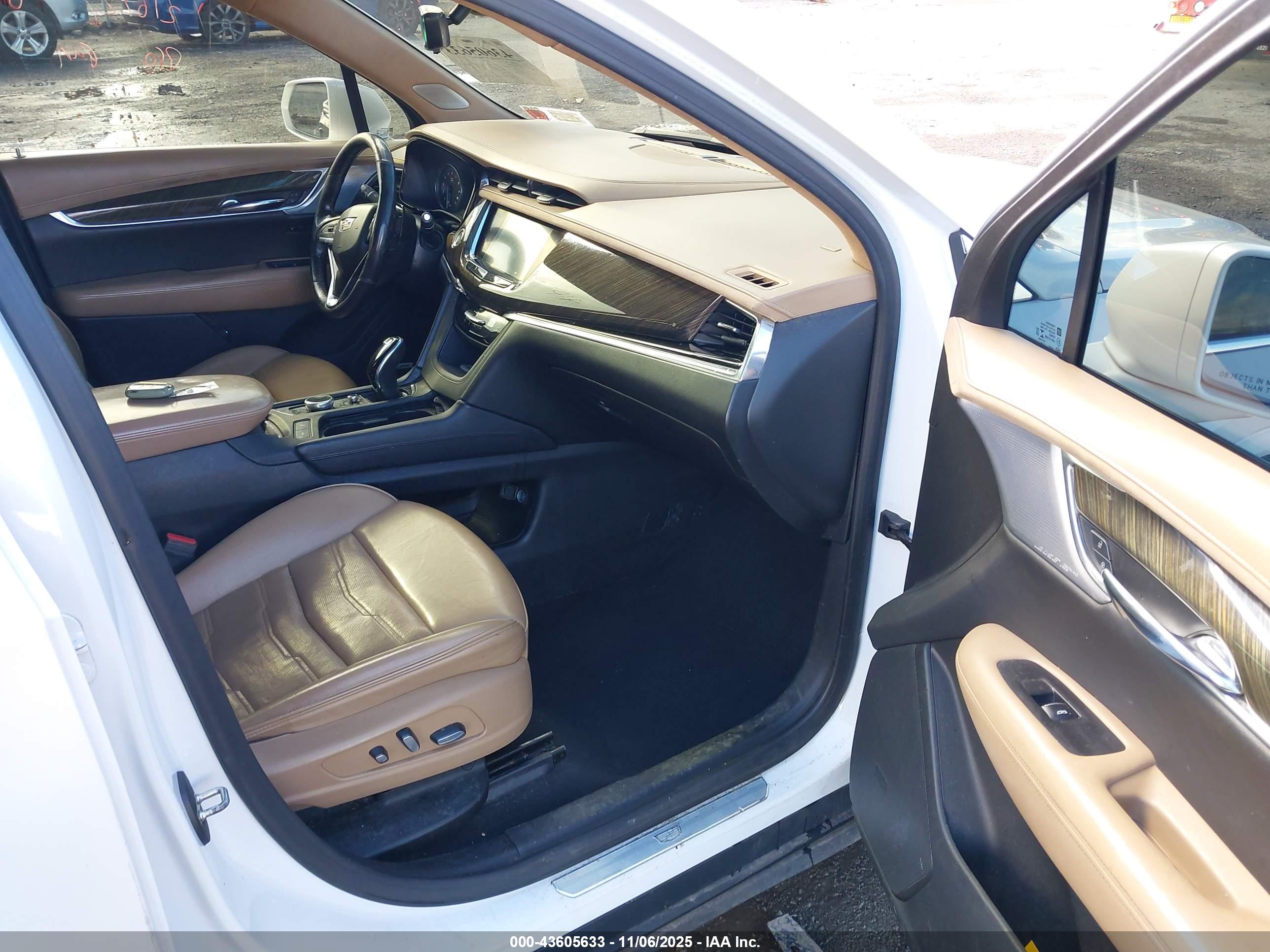 CADILLAC XT6 image 5