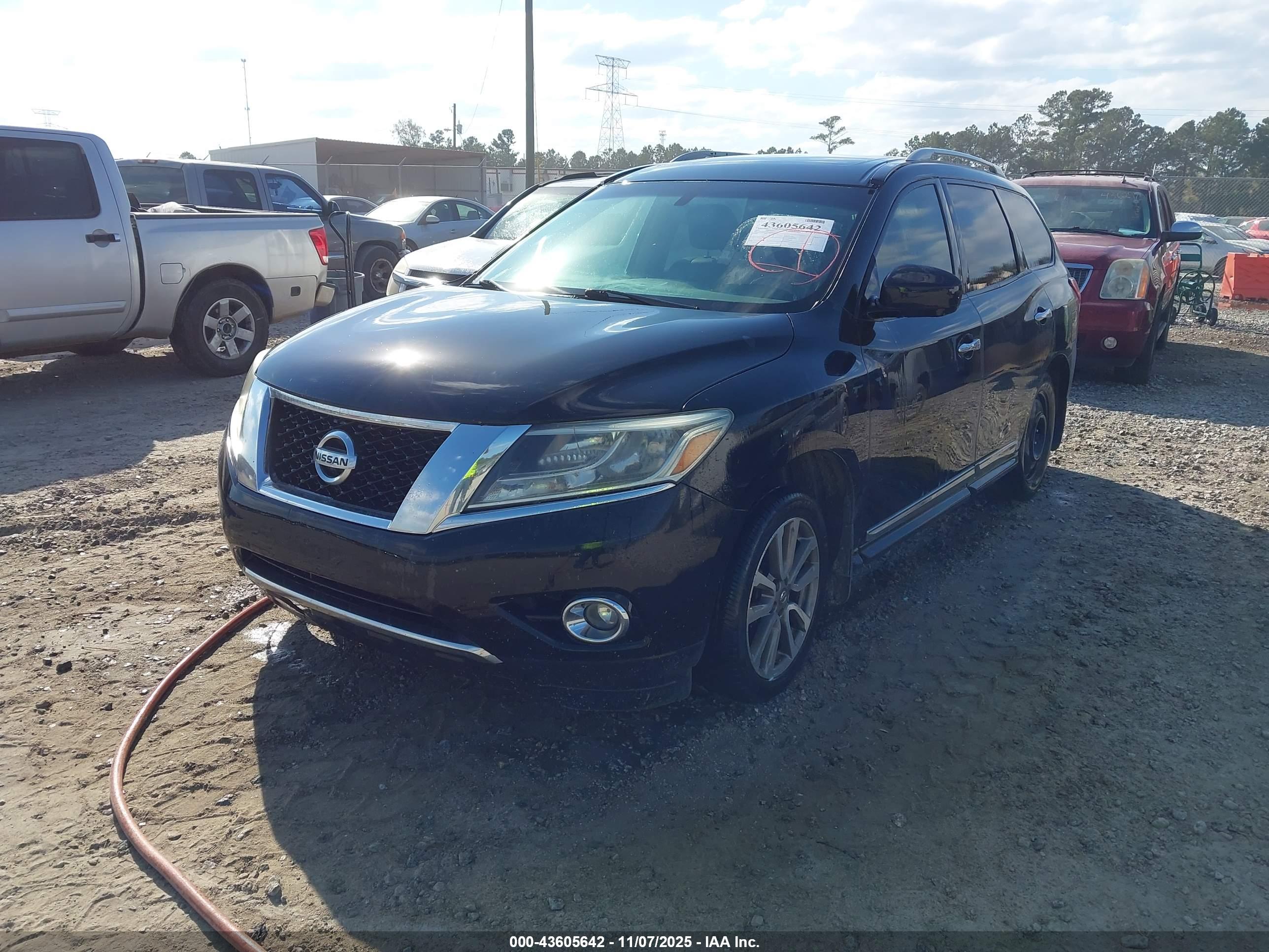 NISSAN PATHFINDER image 2