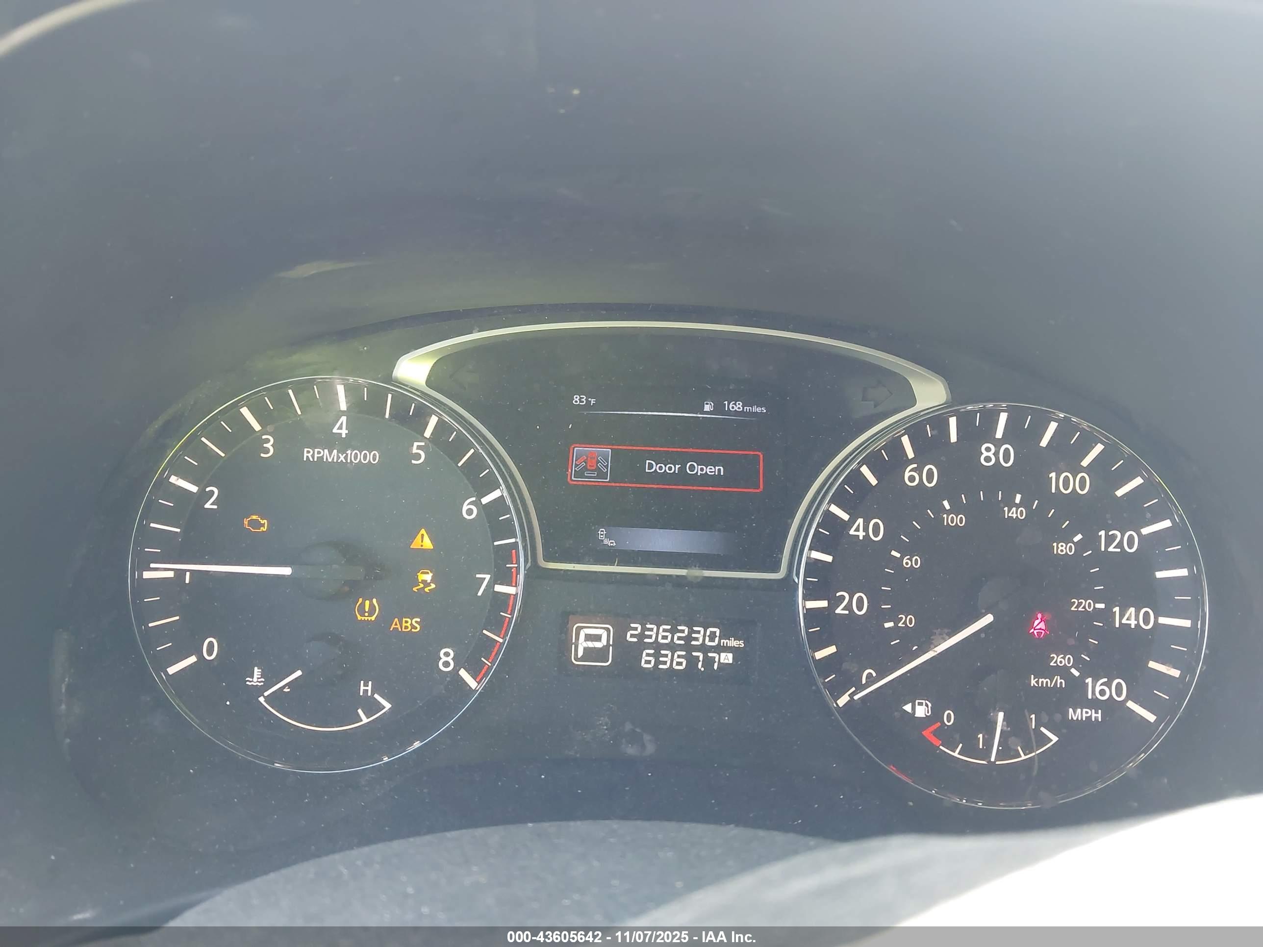 NISSAN PATHFINDER image 7