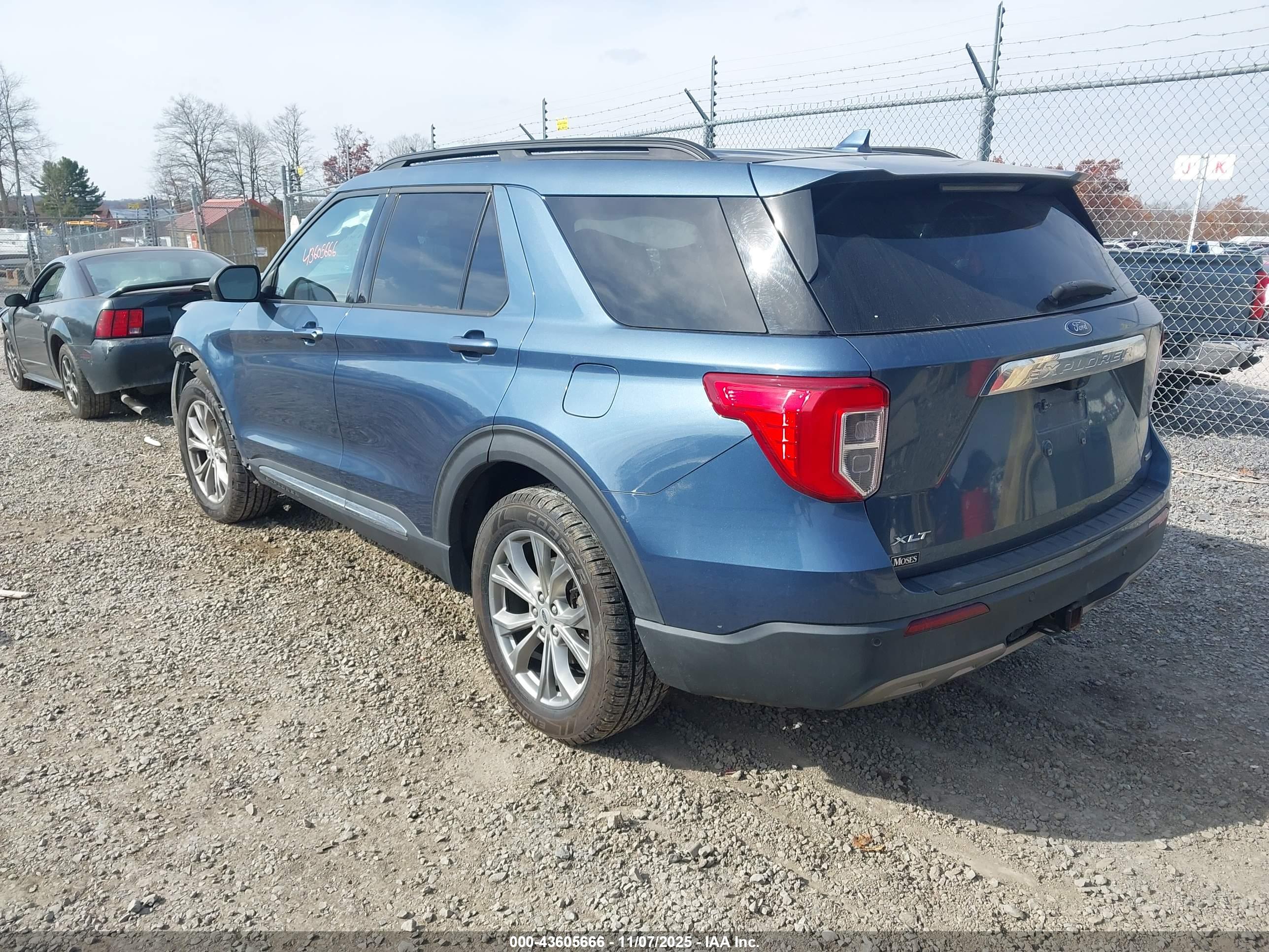 FORD EXPLORER image 3