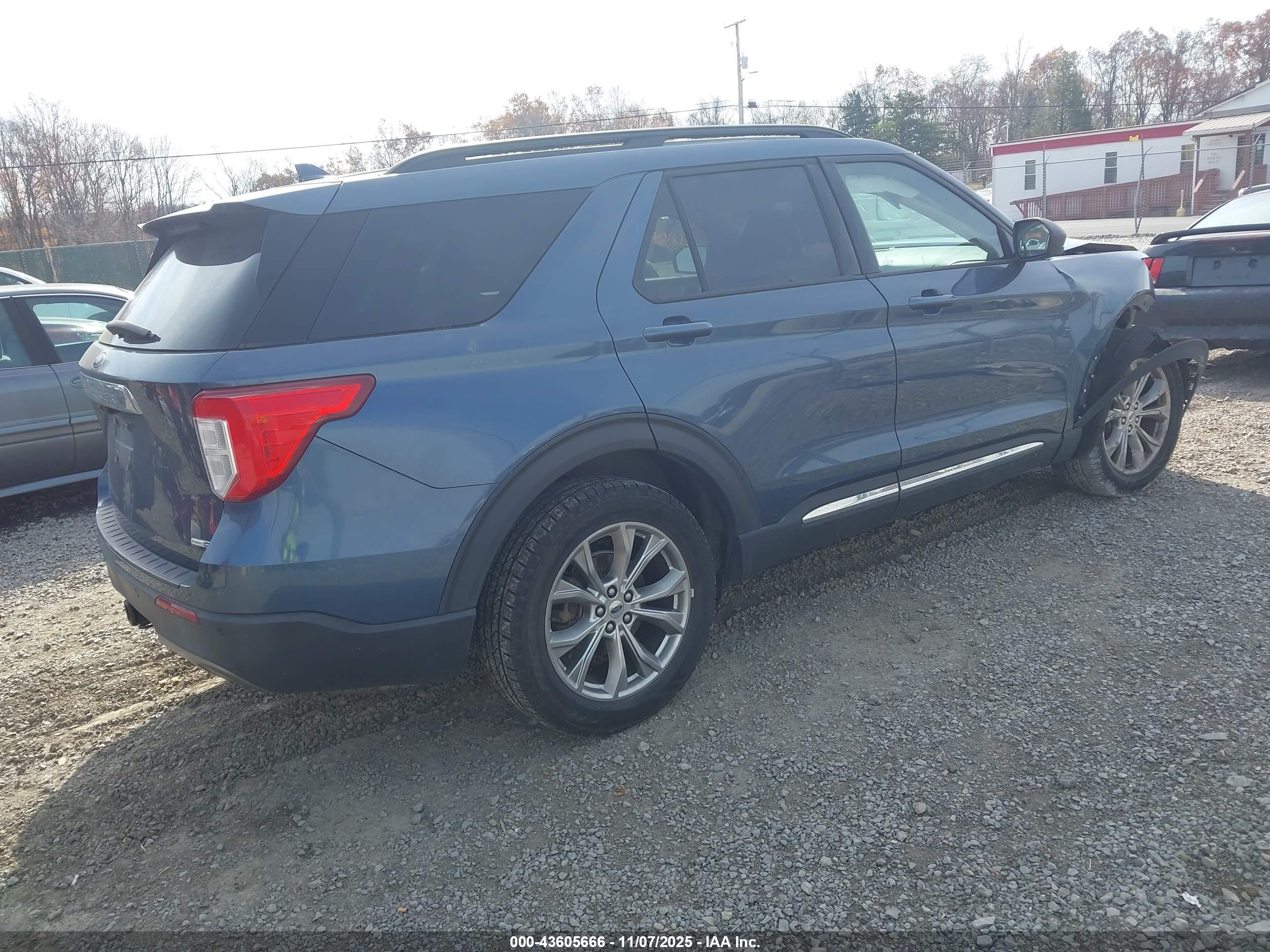 FORD EXPLORER image 4