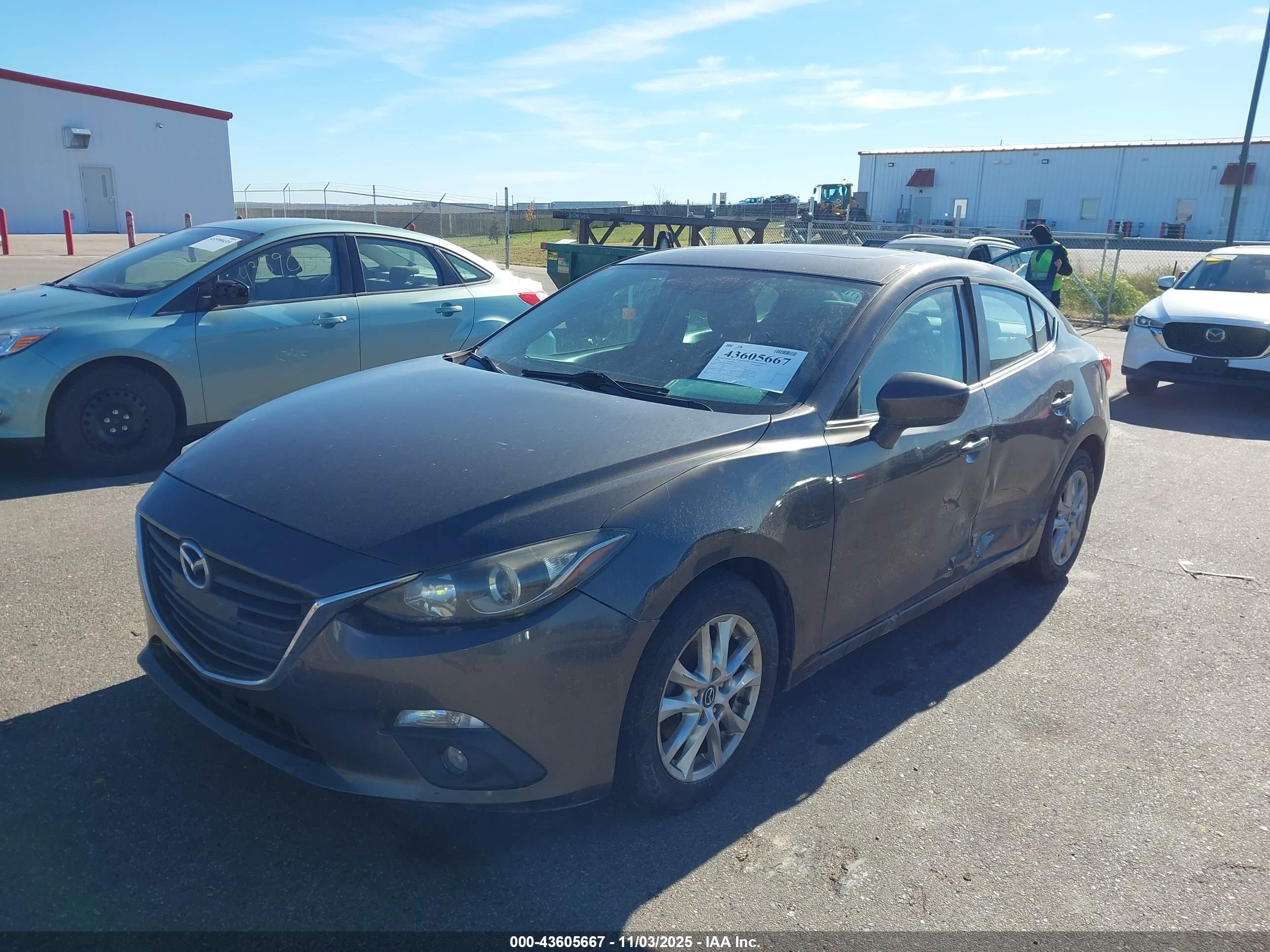MAZDA MAZDA3 image 2