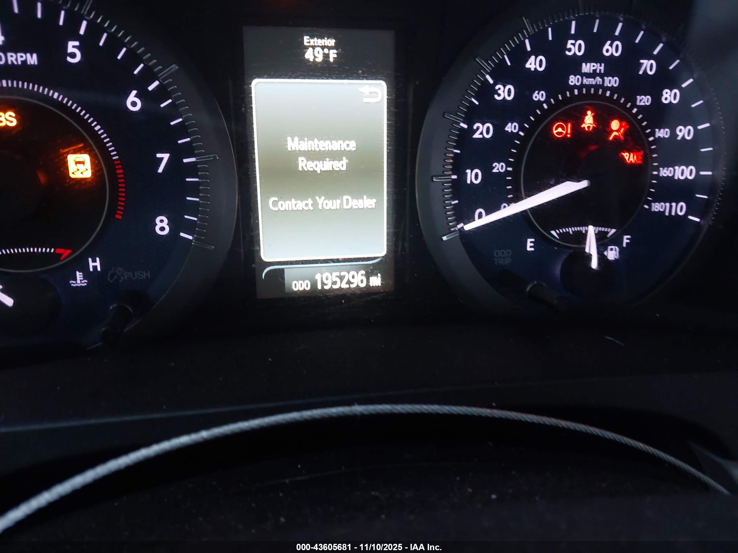 TOYOTA SIENNA image 7