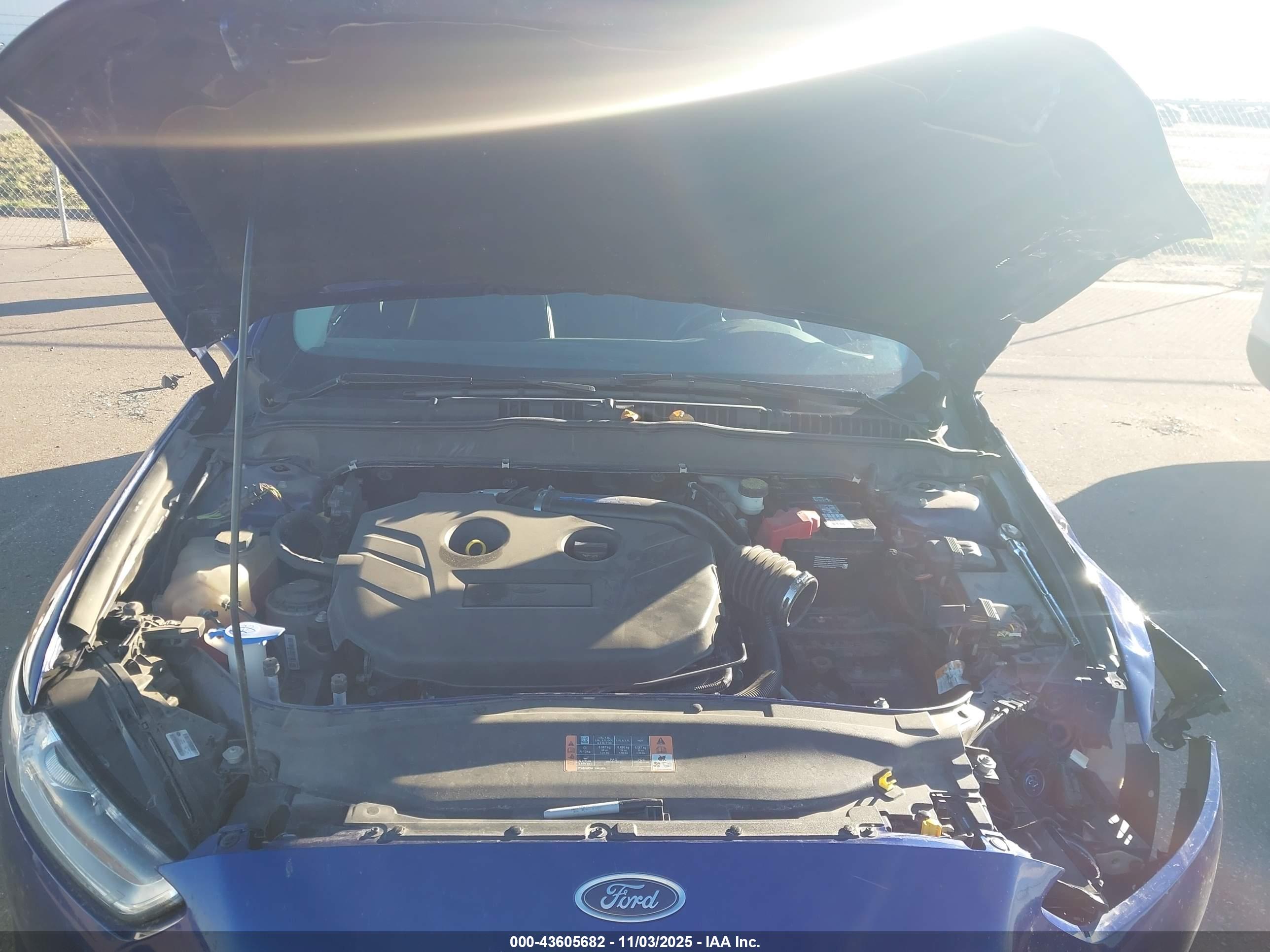 FORD FUSION image 10