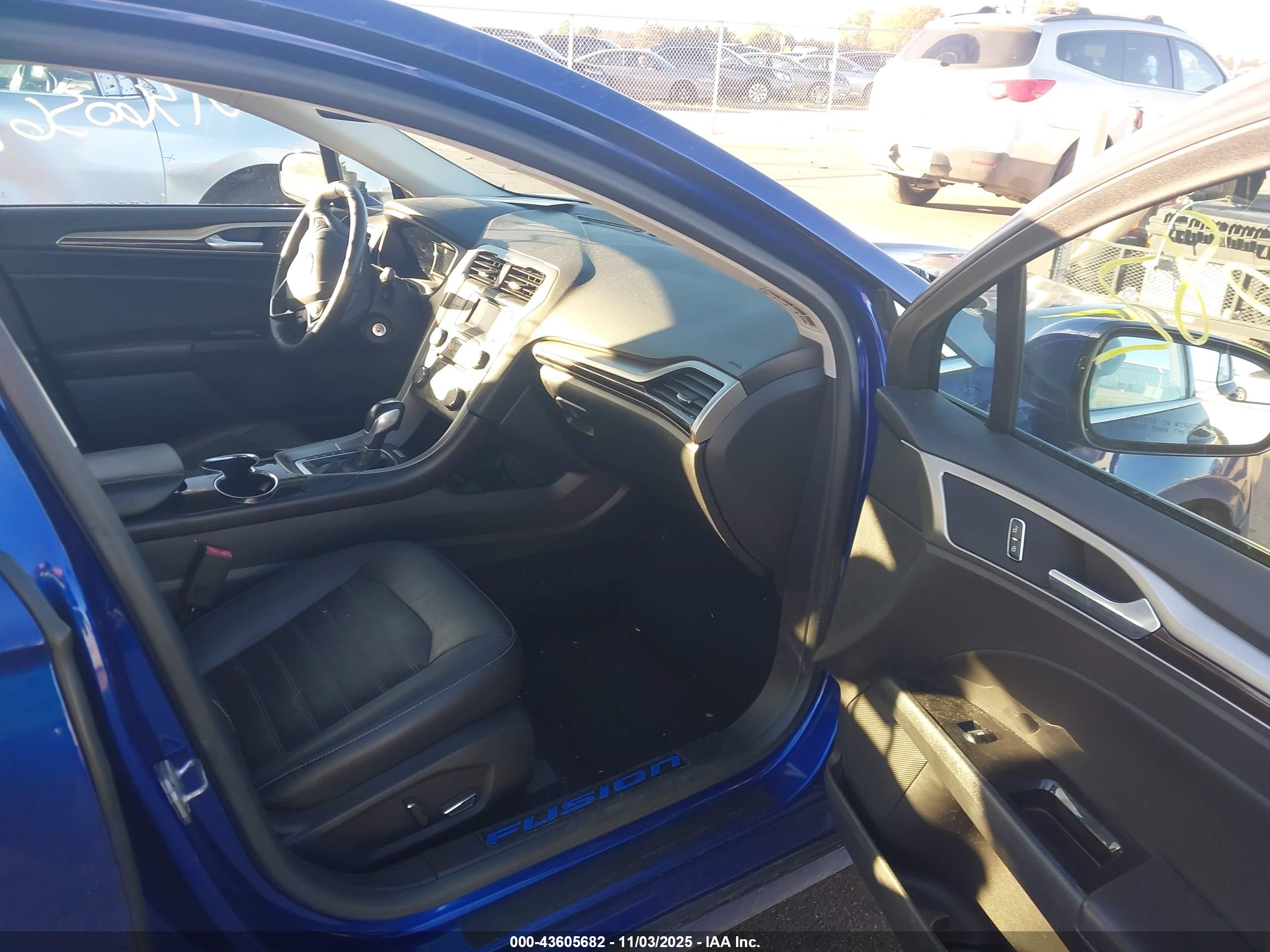 FORD FUSION image 5